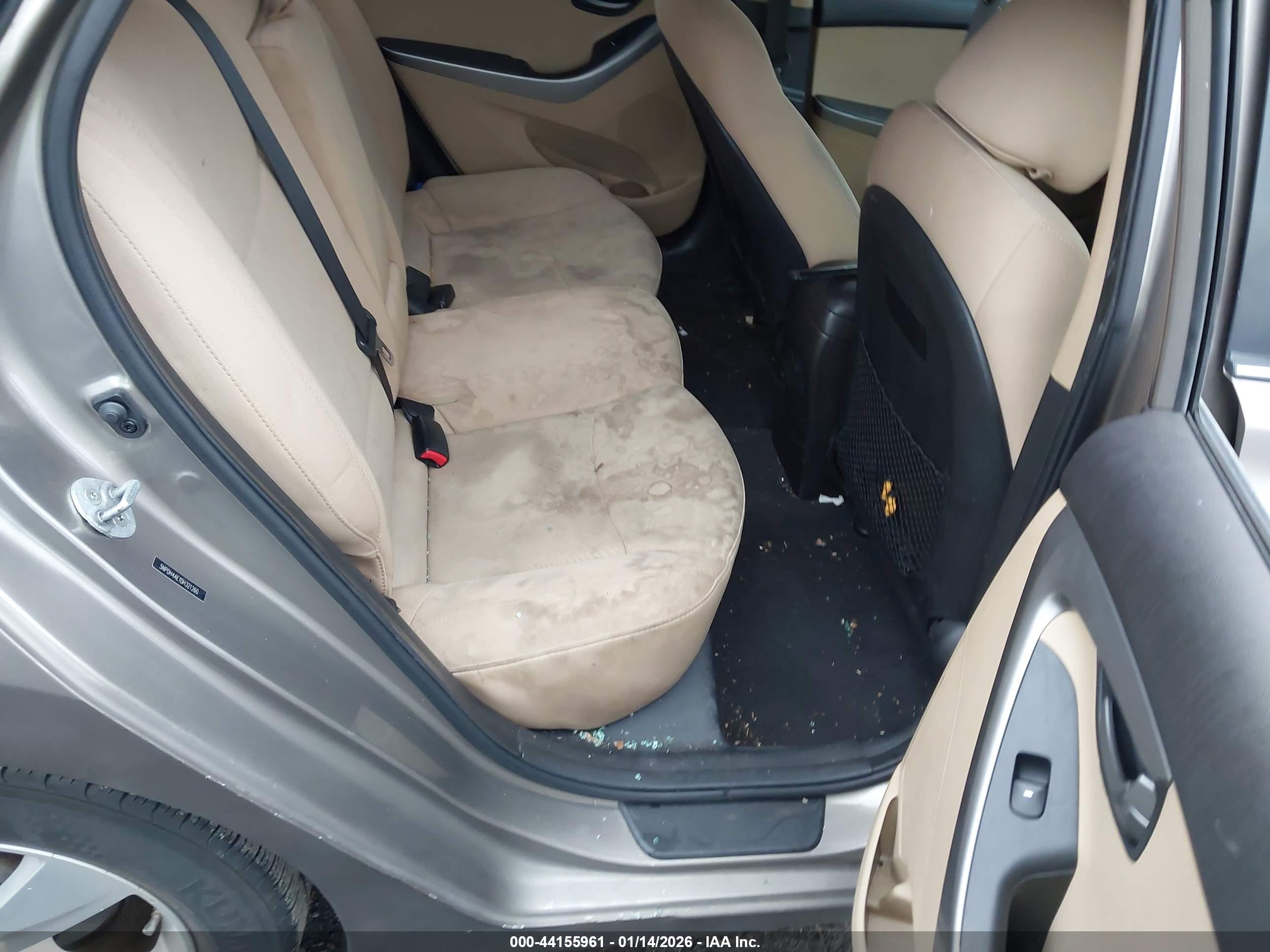 HYUNDAI ELANTRA image 8