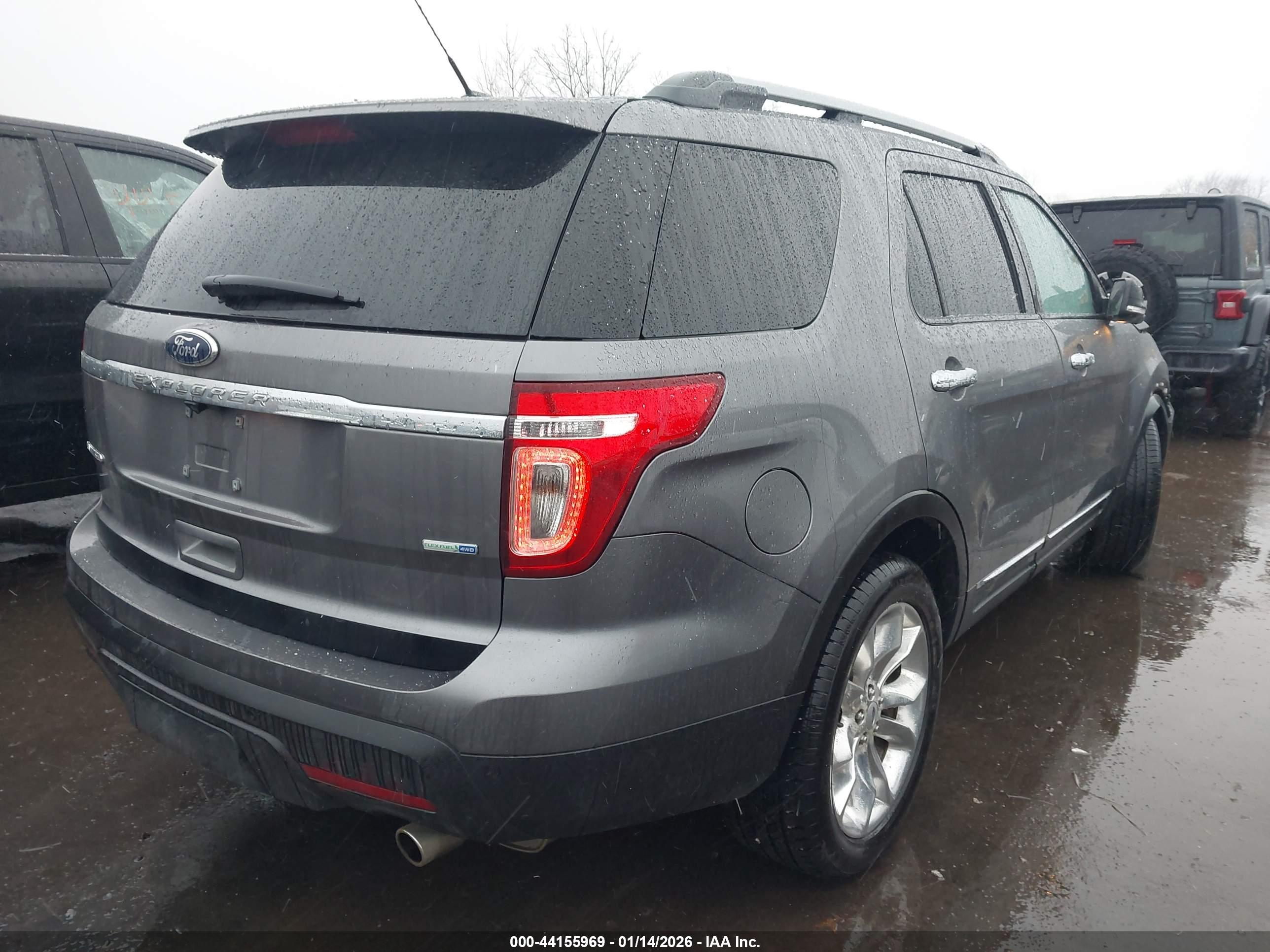 FORD EXPLORER image 4
