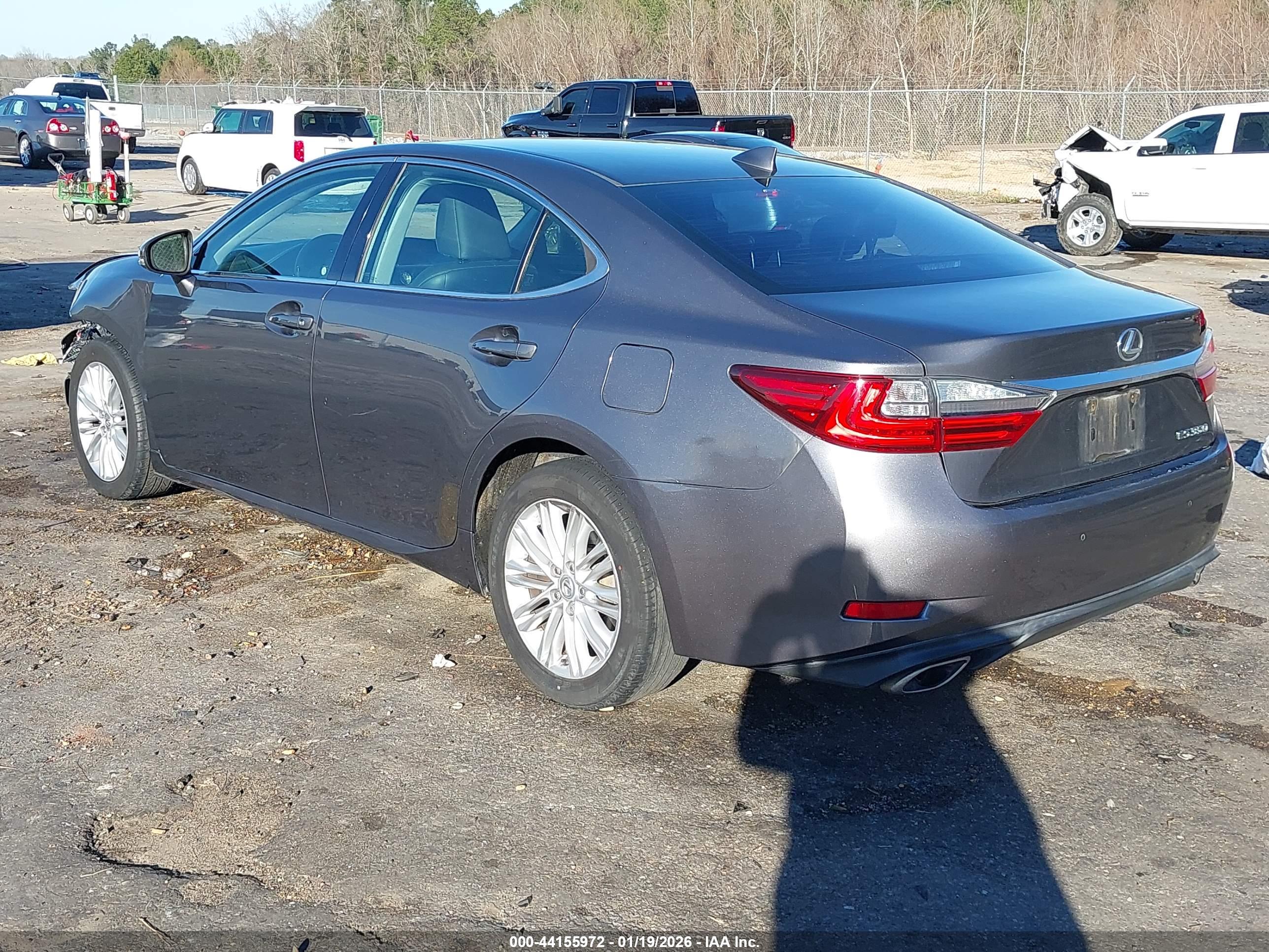 LEXUS ES image 3