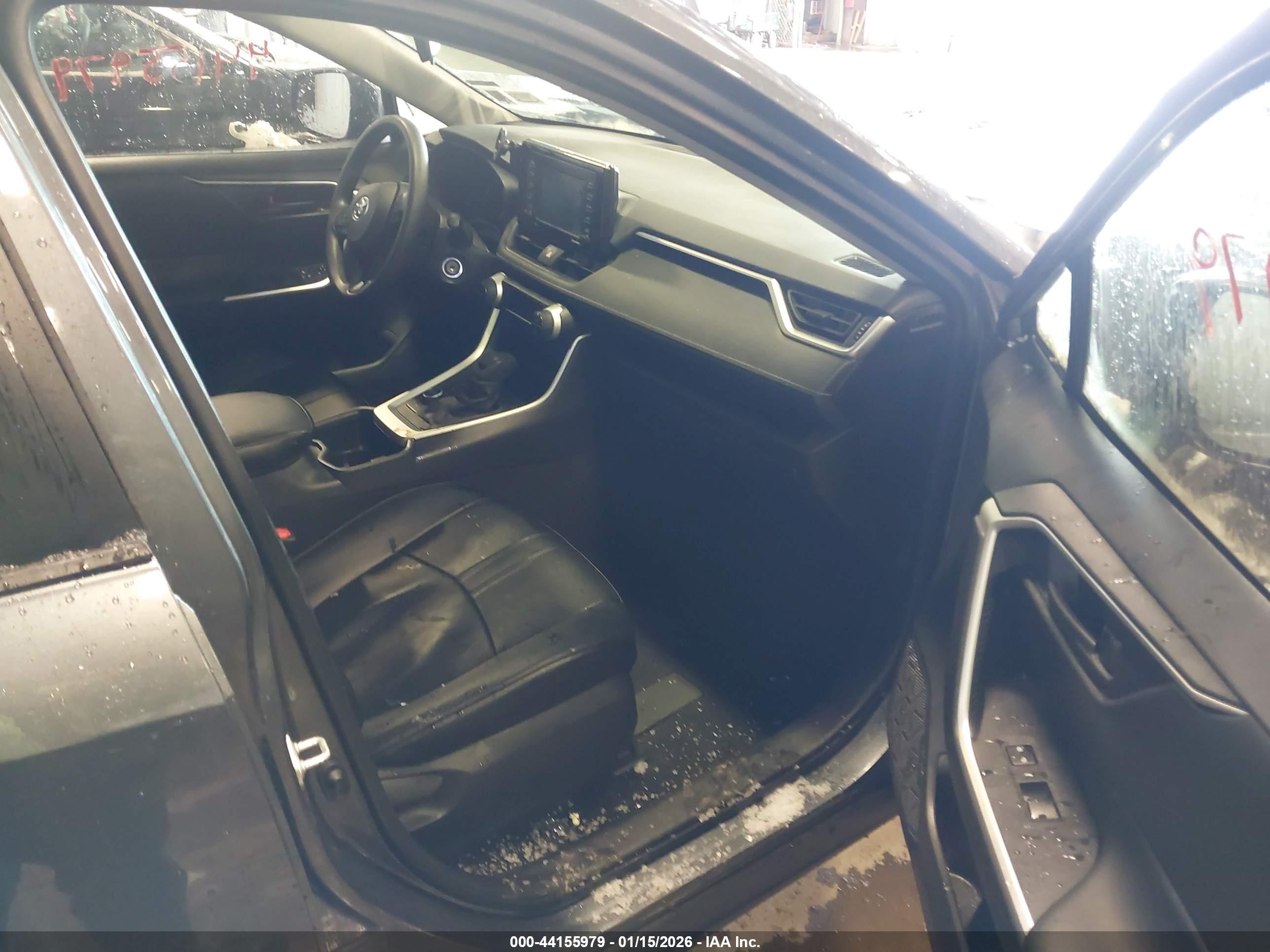 TOYOTA RAV4 image 5