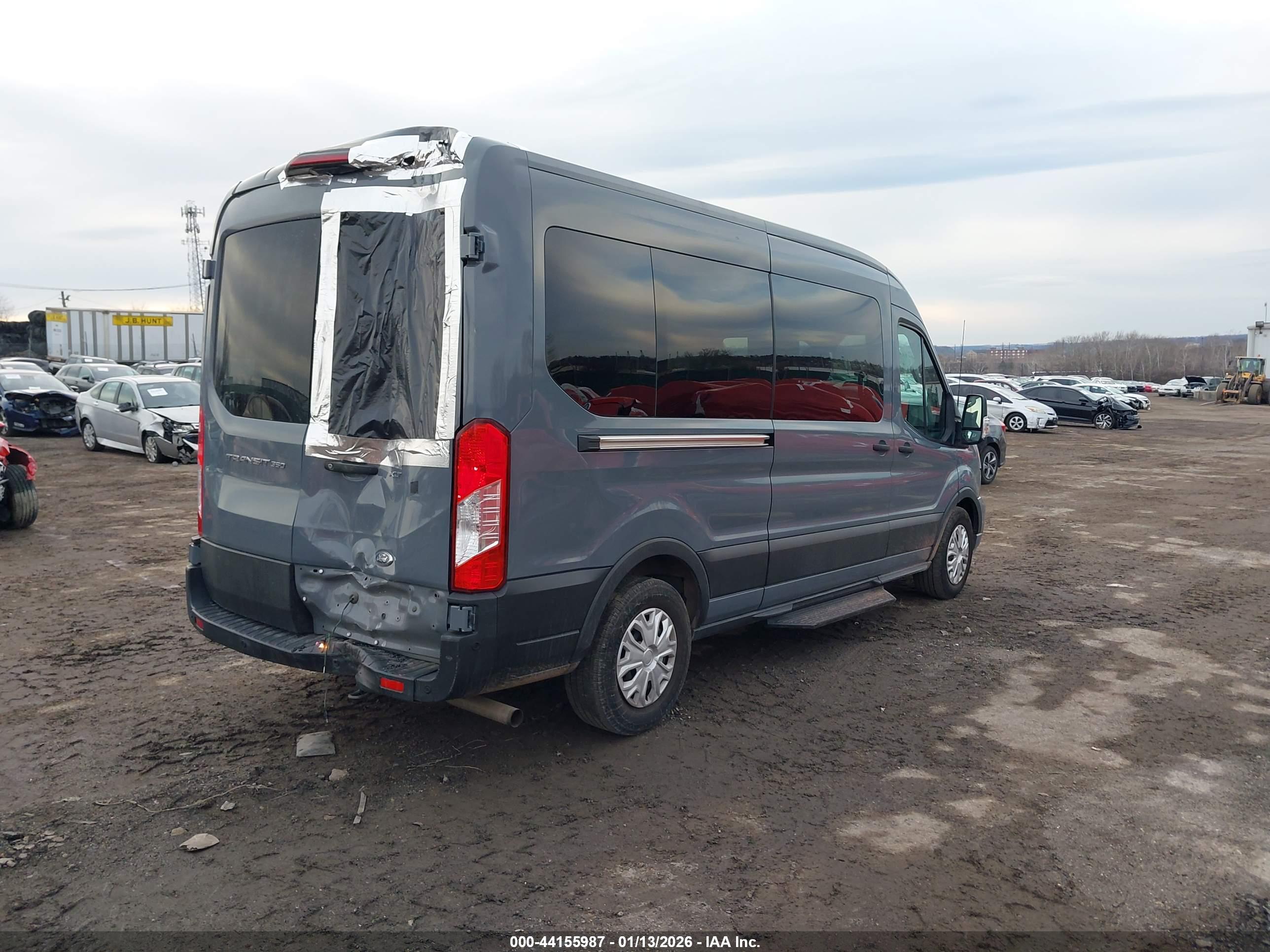 FORD TRANSIT-350 image 4