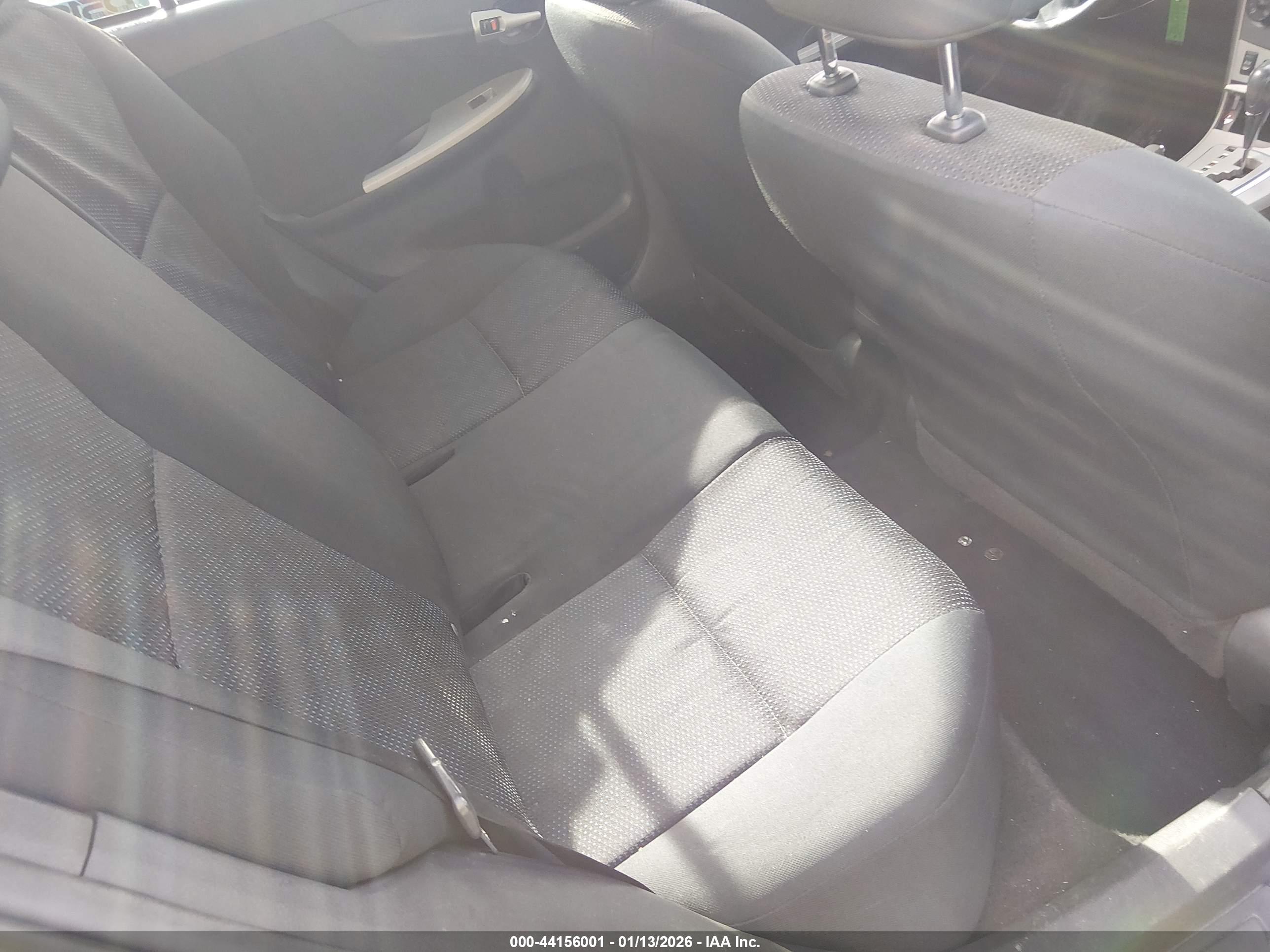 TOYOTA COROLLA image 8