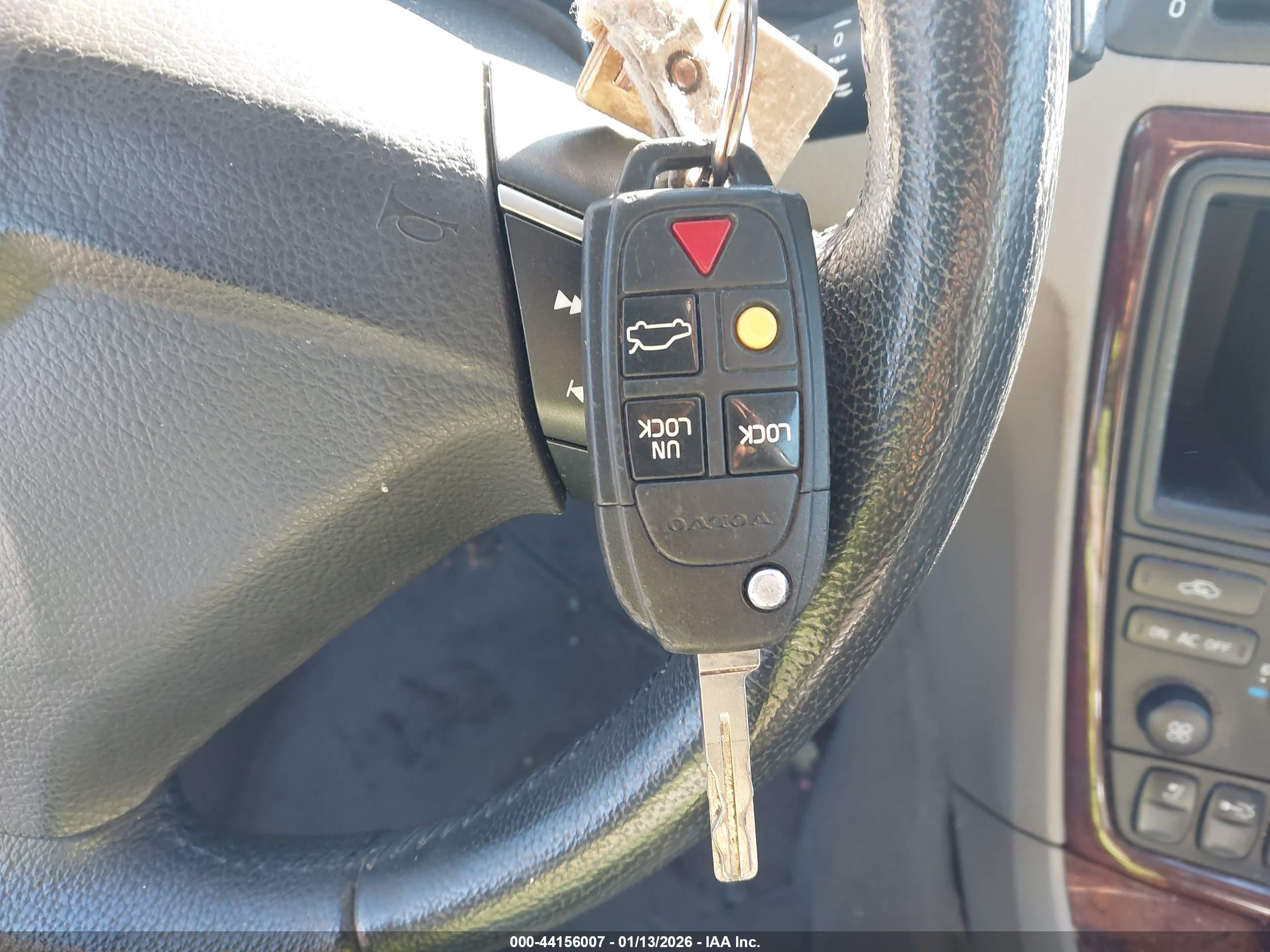 VOLVO S60 image 11