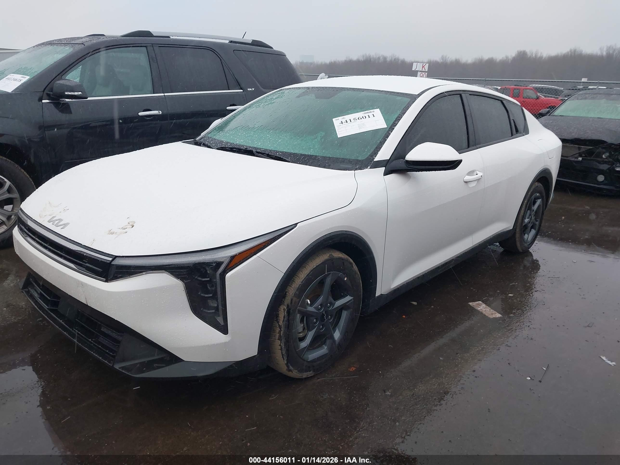 KIA K4 image 2