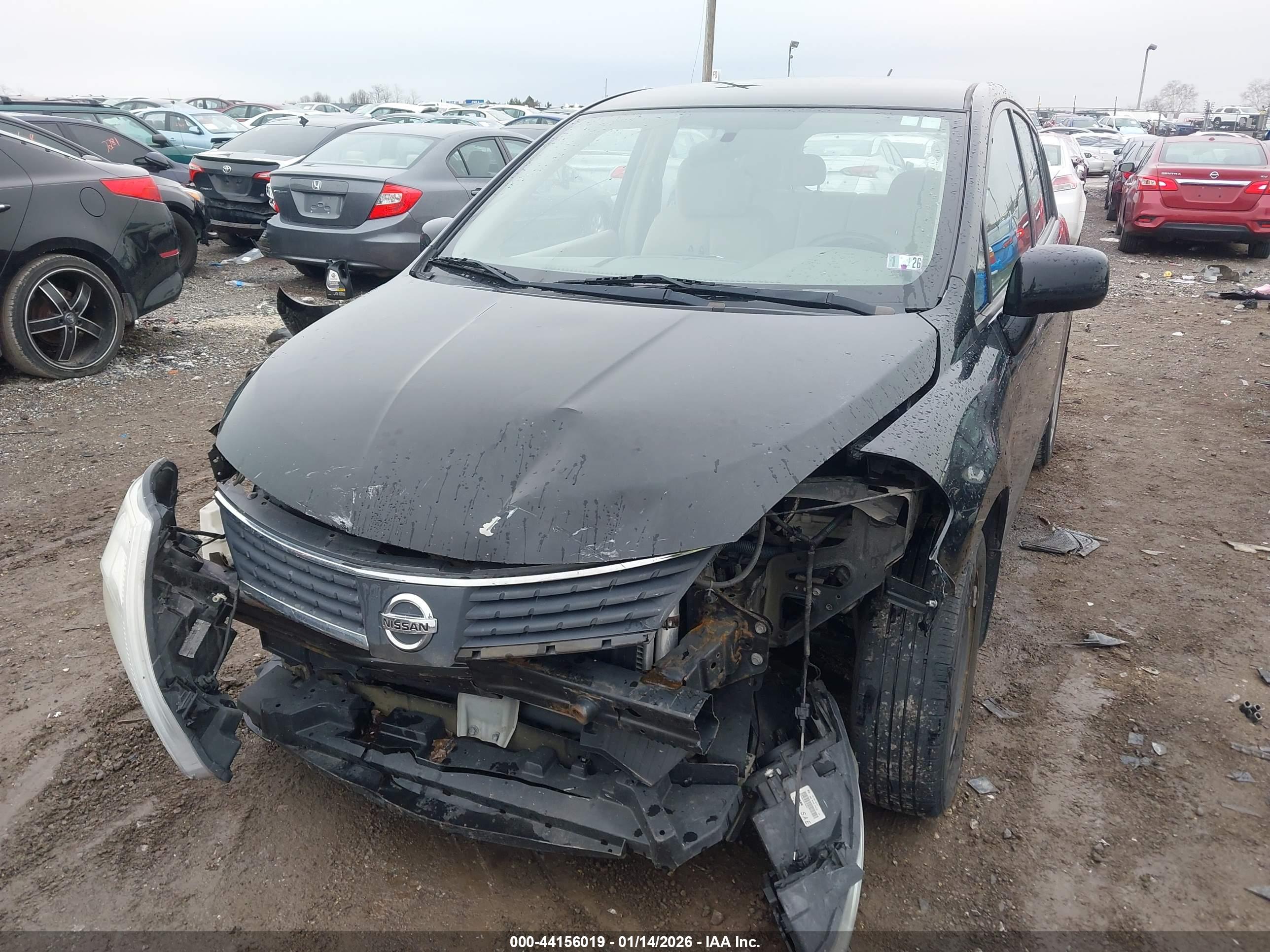 NISSAN VERSA image 6