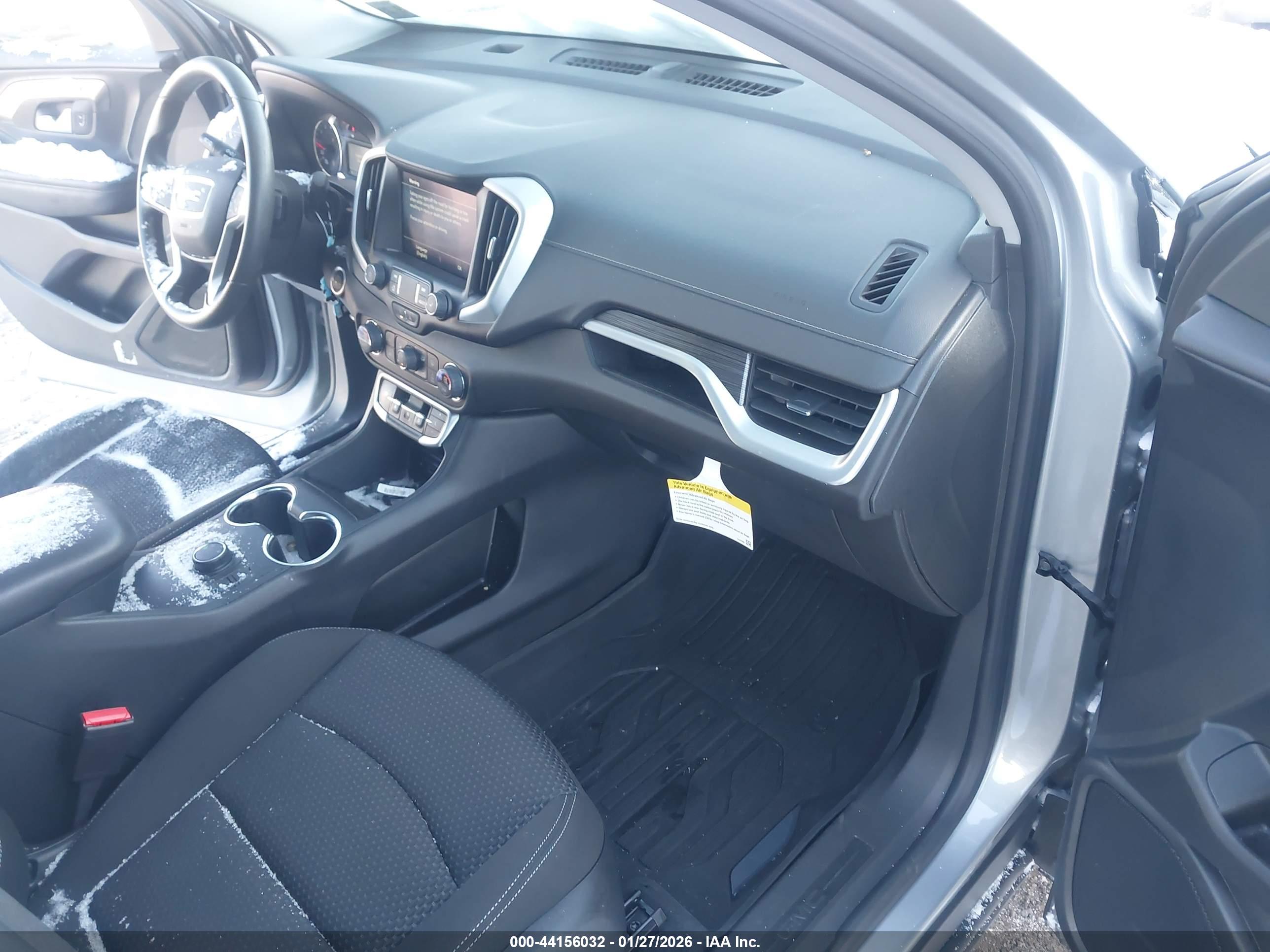 GMC TERRAIN image 5