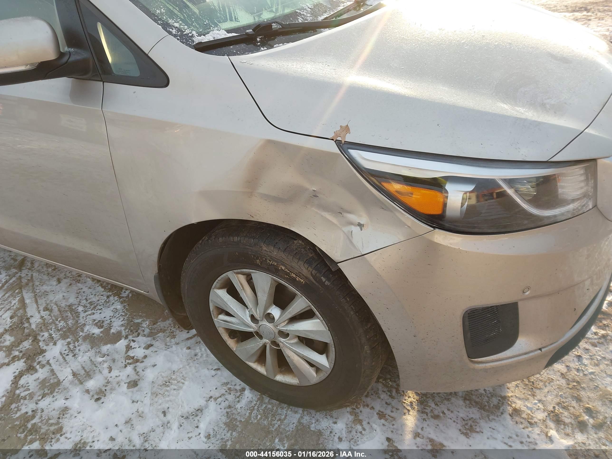 KIA SEDONA image 6