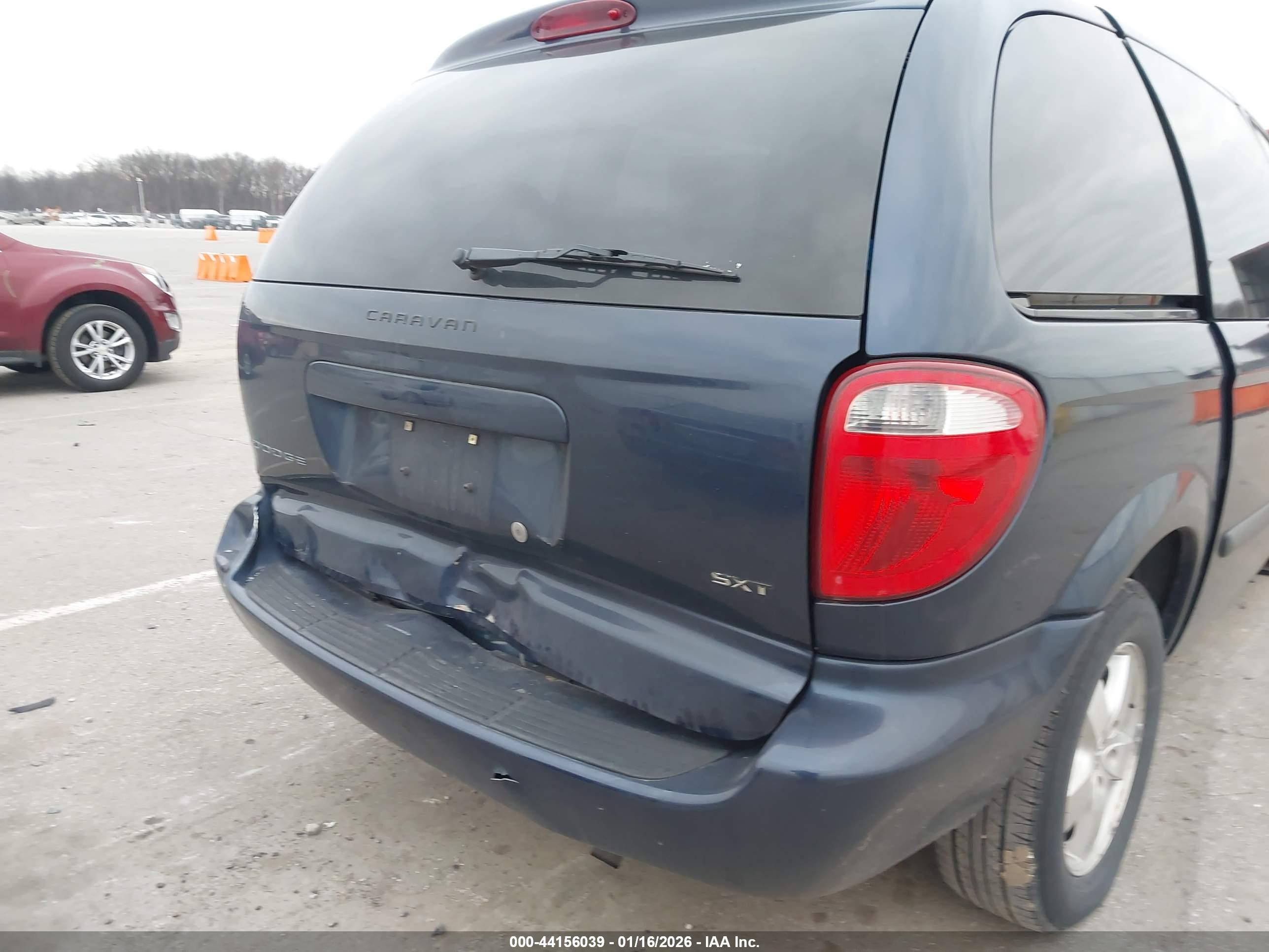 DODGE CARAVAN image 6