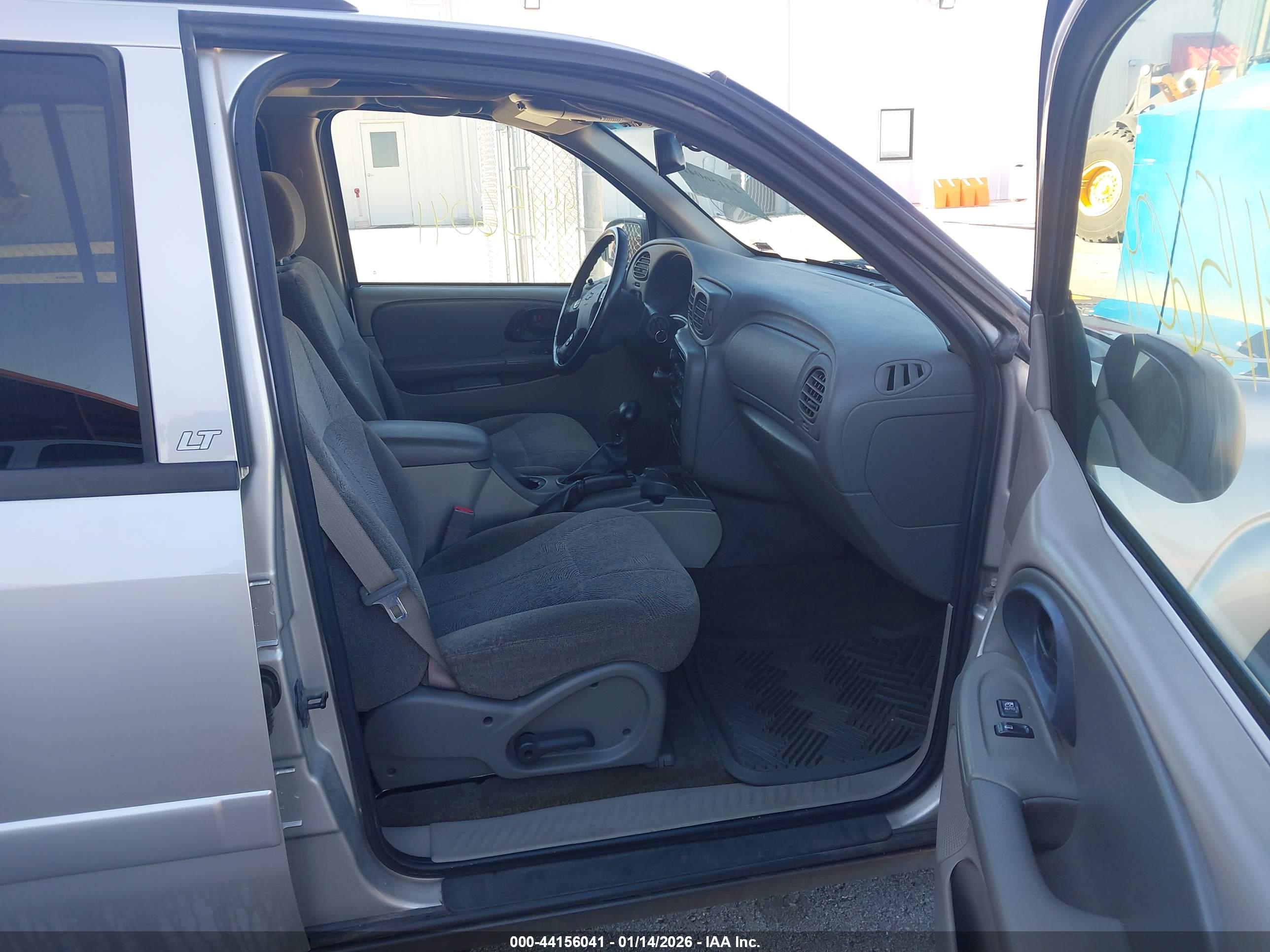 CHEVROLET TRAILBLAZER image 5