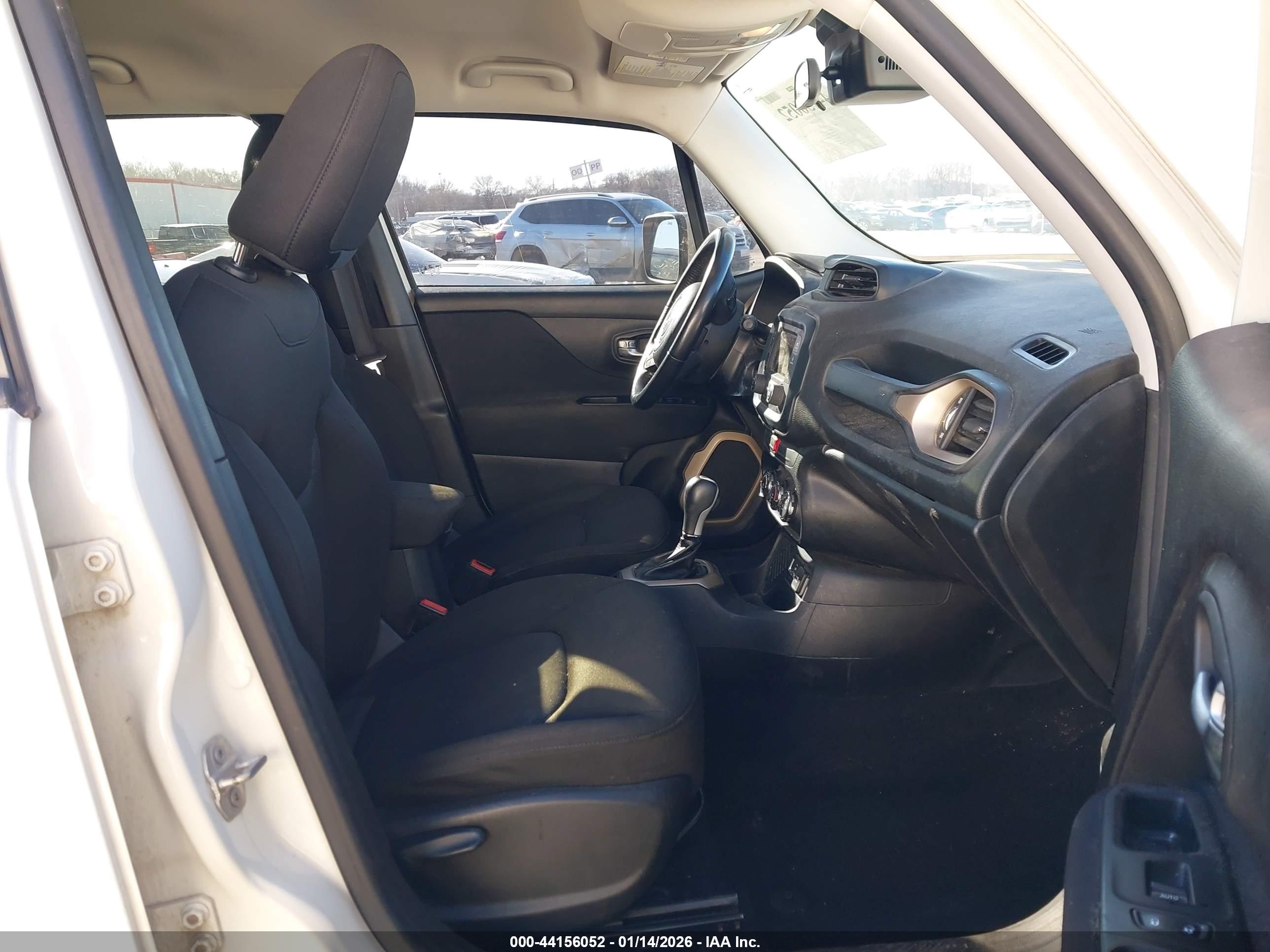JEEP RENEGADE image 5