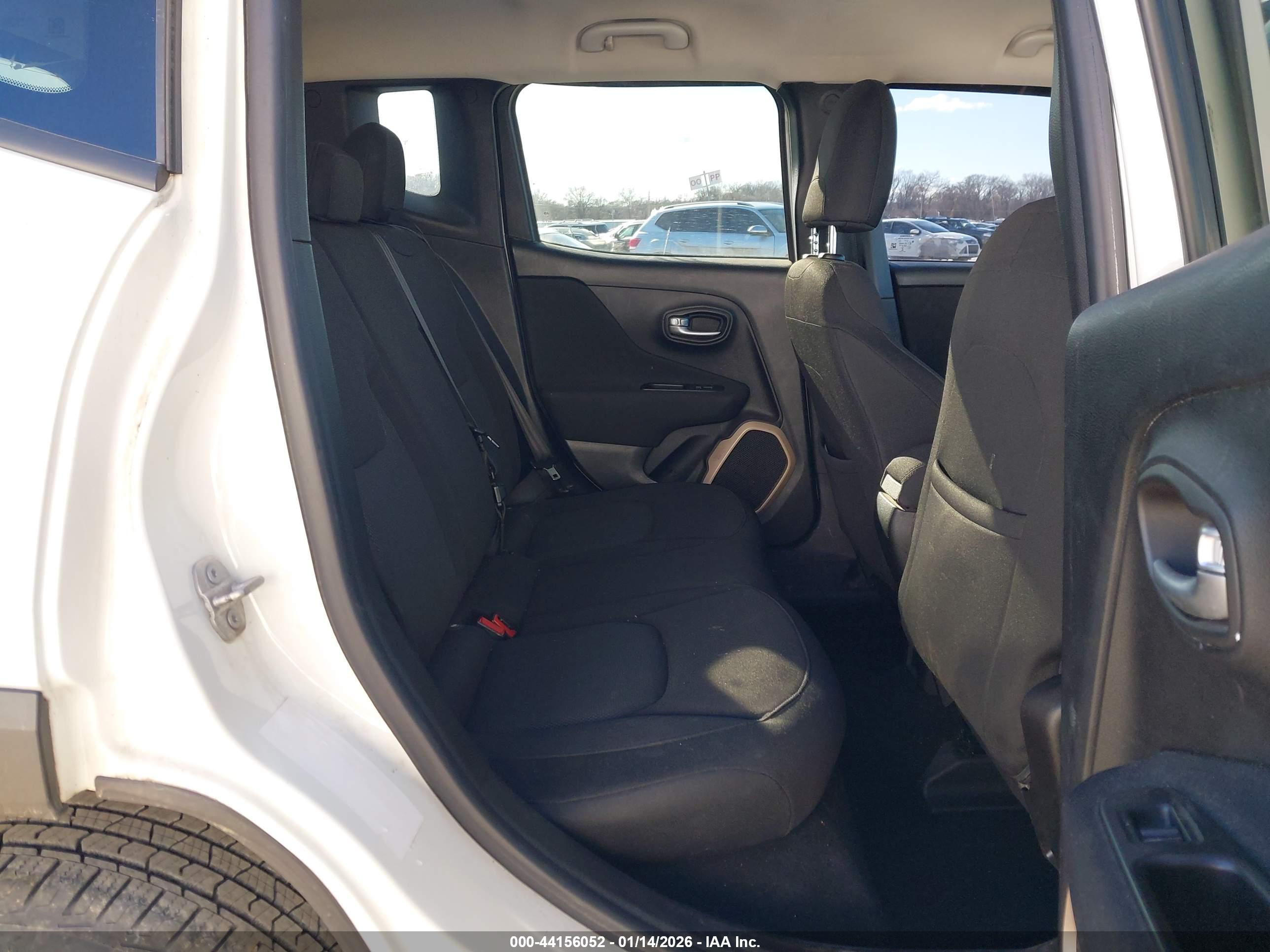 JEEP RENEGADE image 8