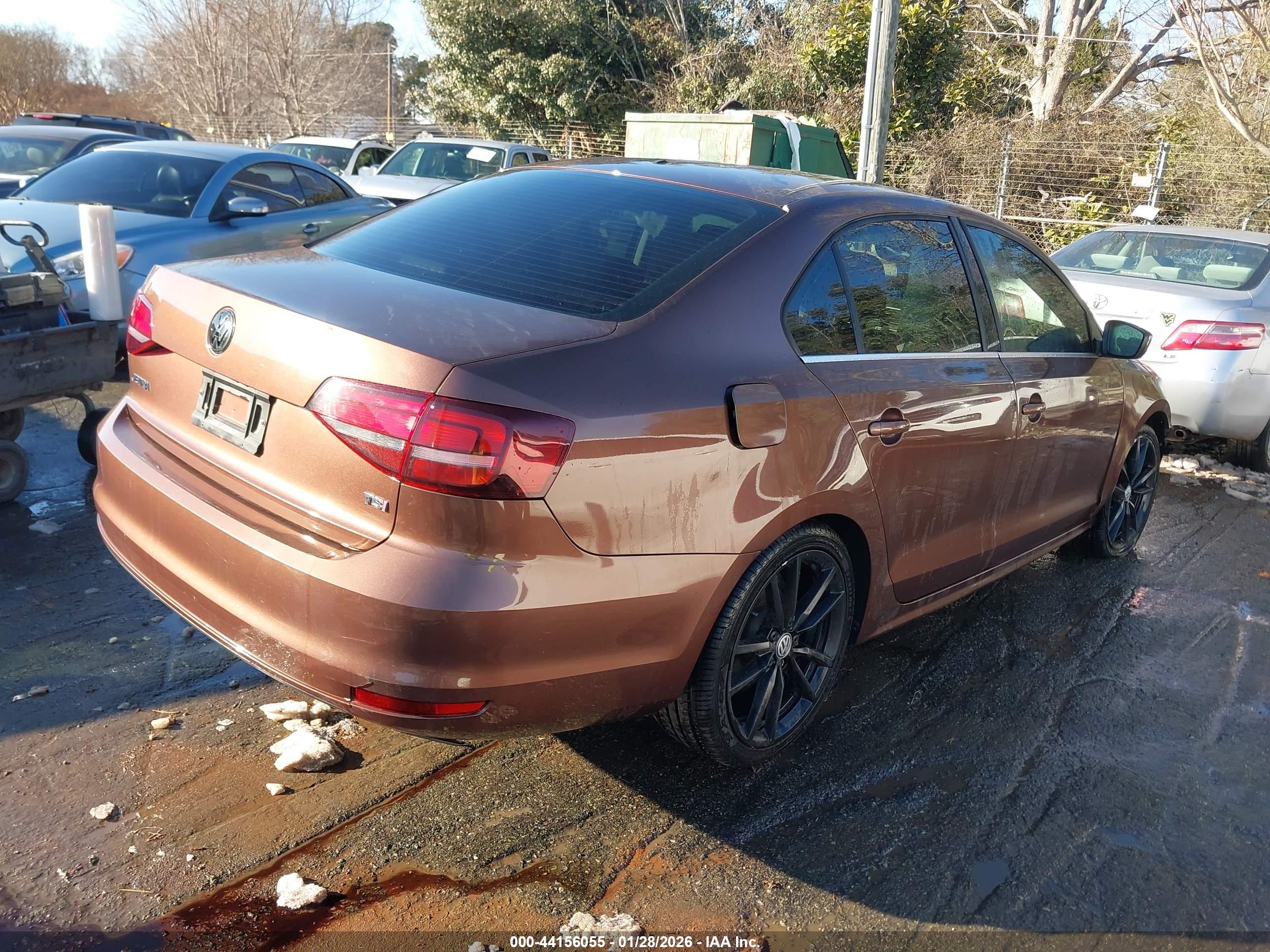 VOLKSWAGEN JETTA image 4