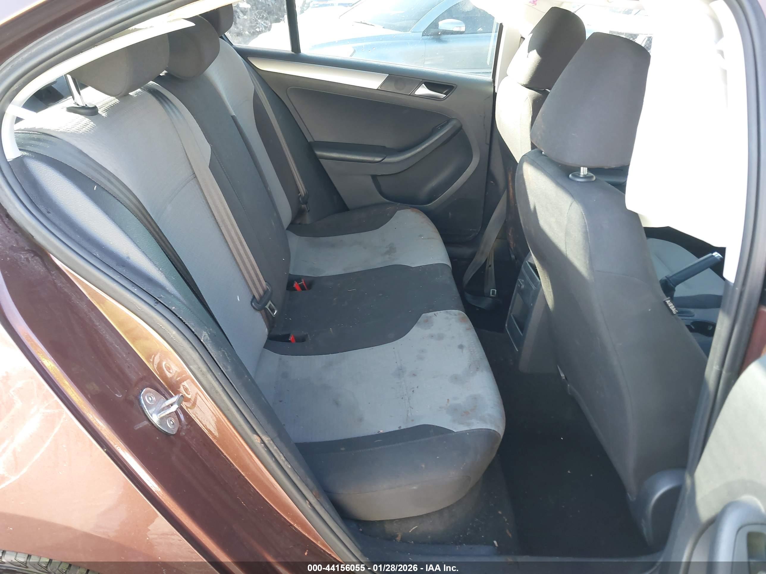 VOLKSWAGEN JETTA image 8