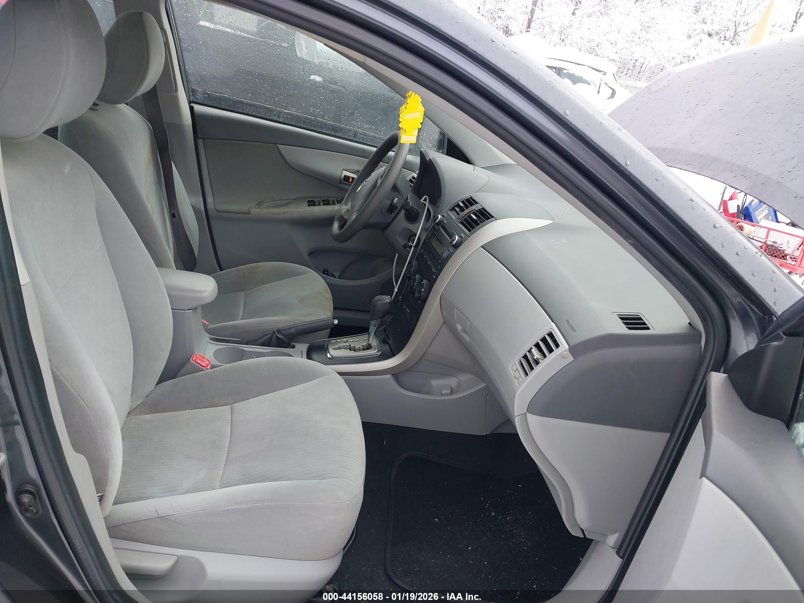TOYOTA COROLLA image 5
