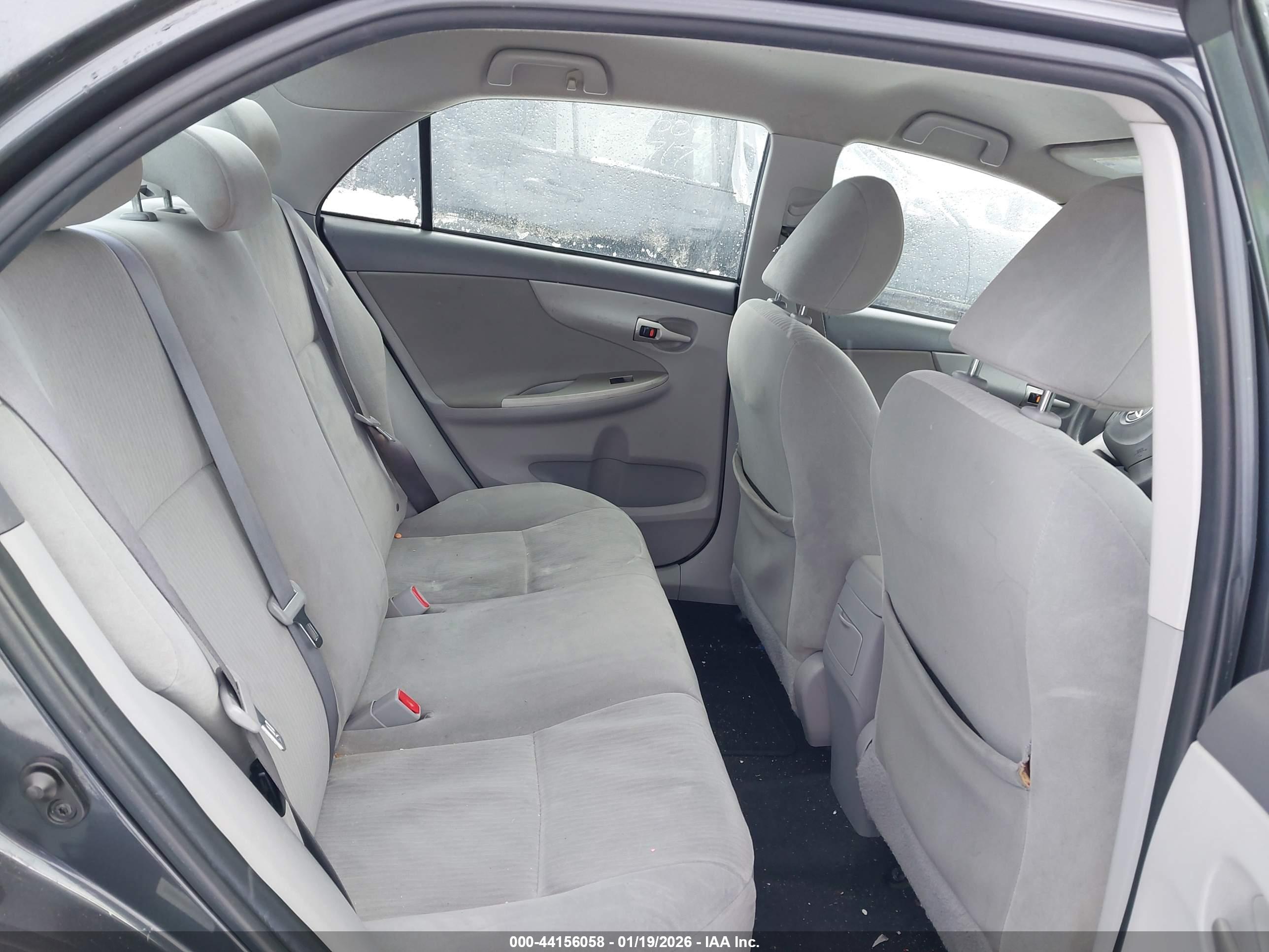 TOYOTA COROLLA image 8