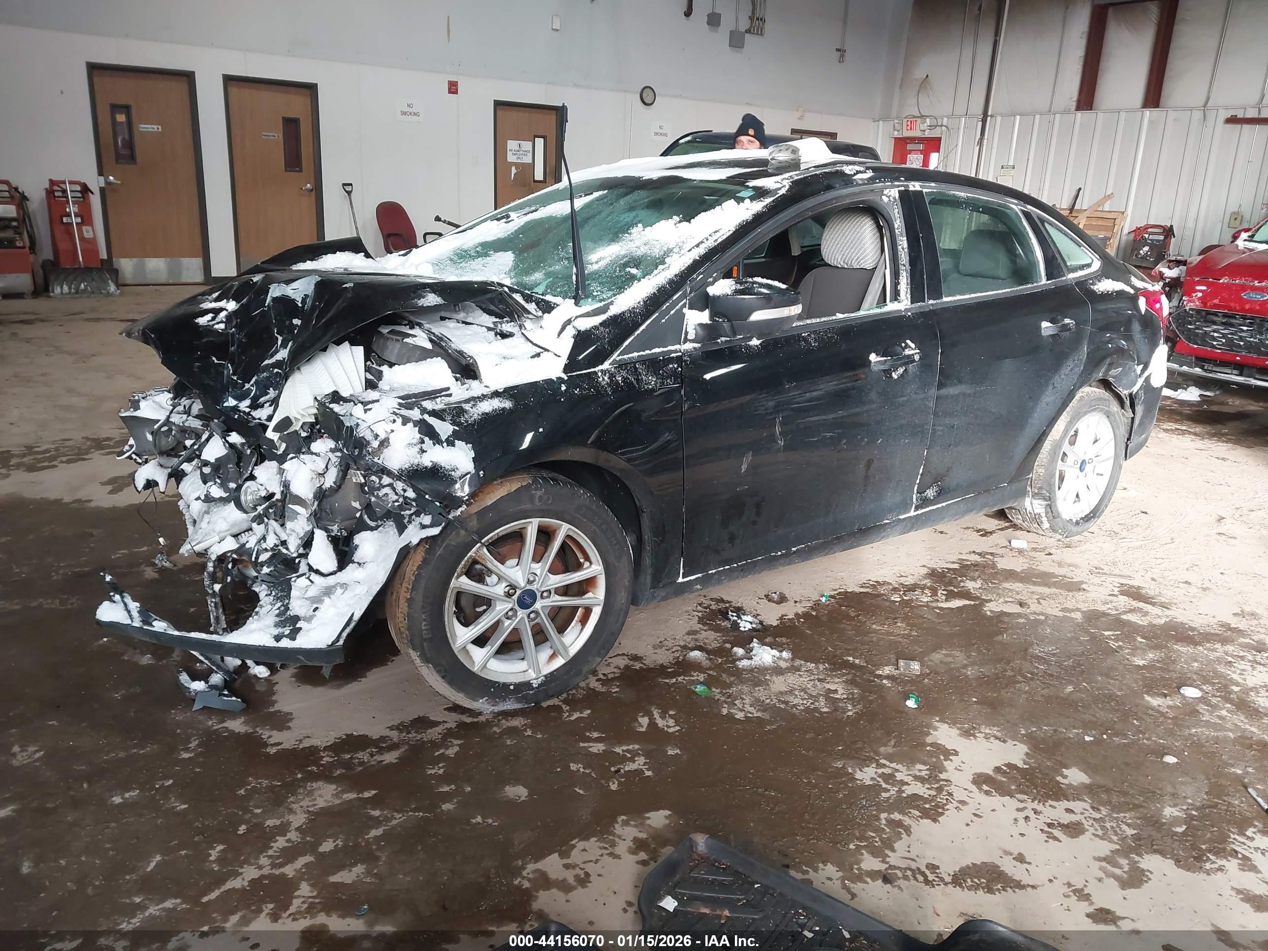 FORD FOCUS image 2