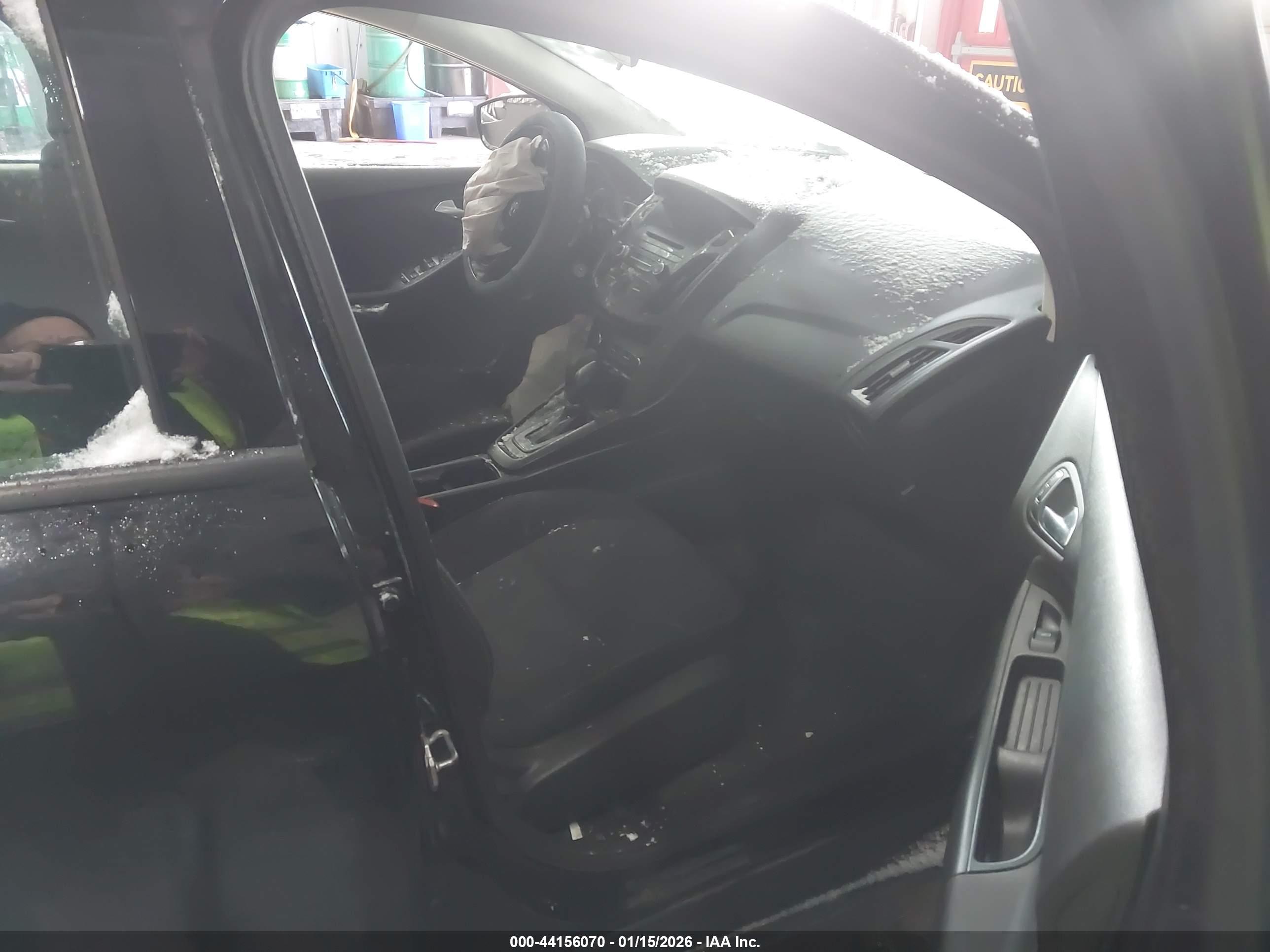 FORD FOCUS image 5