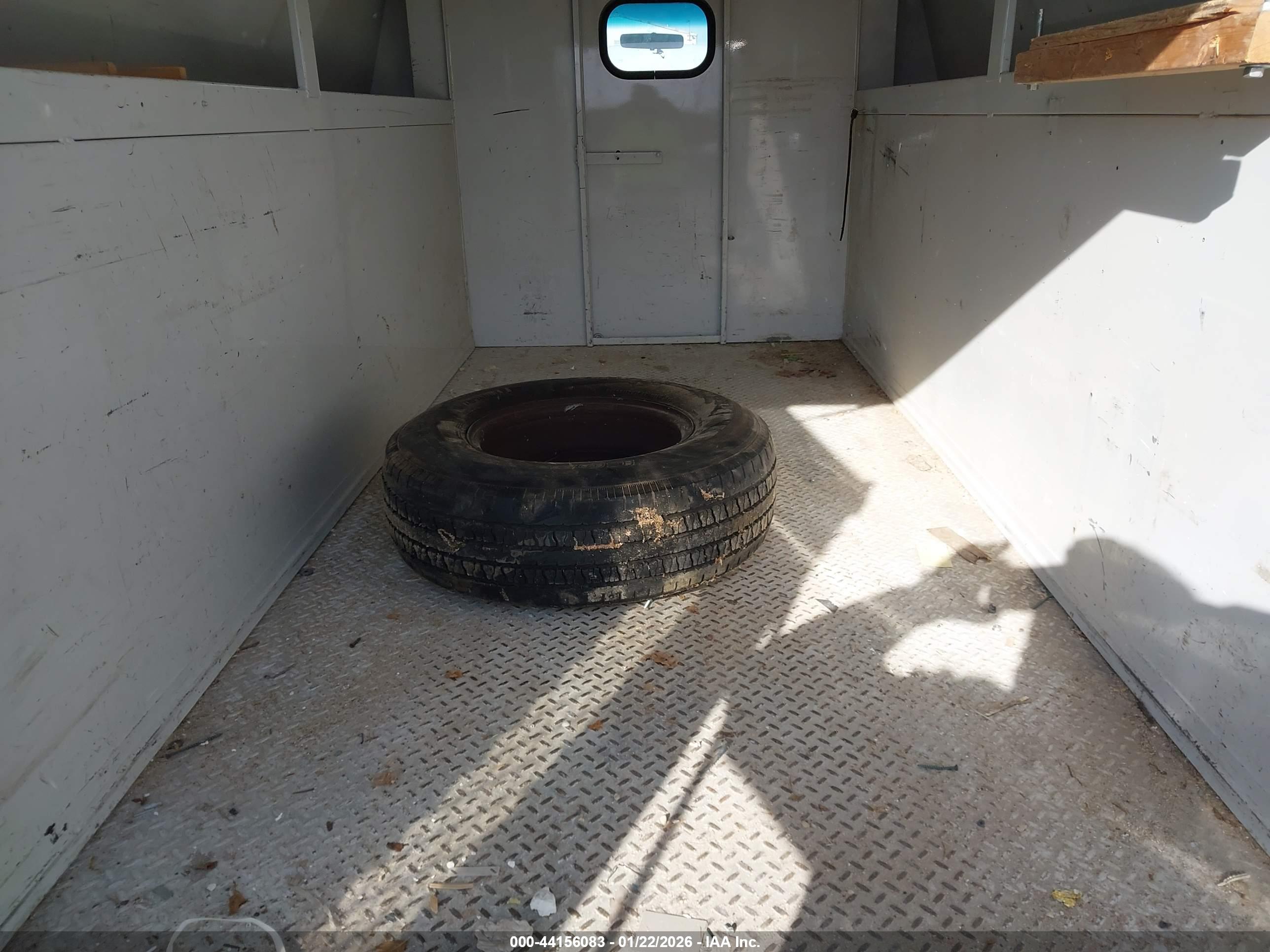 FORD E-350 image 8