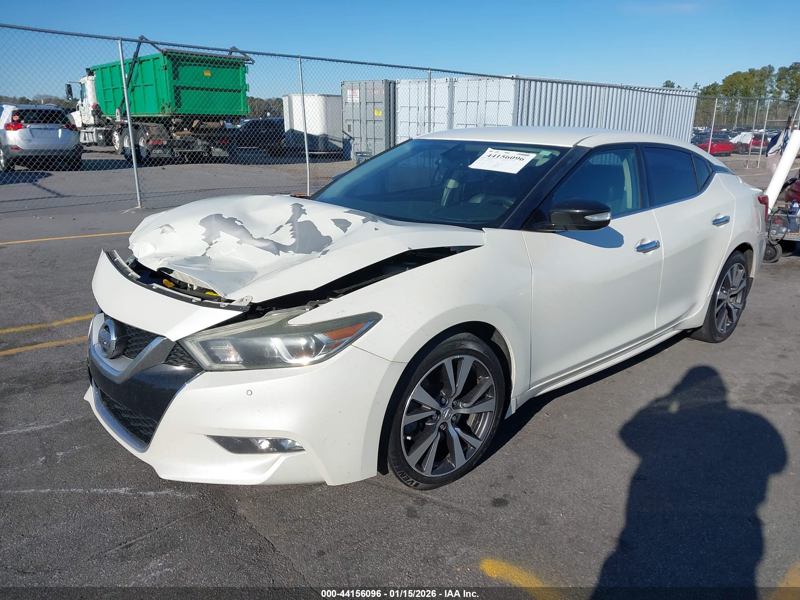 NISSAN MAXIMA image 2