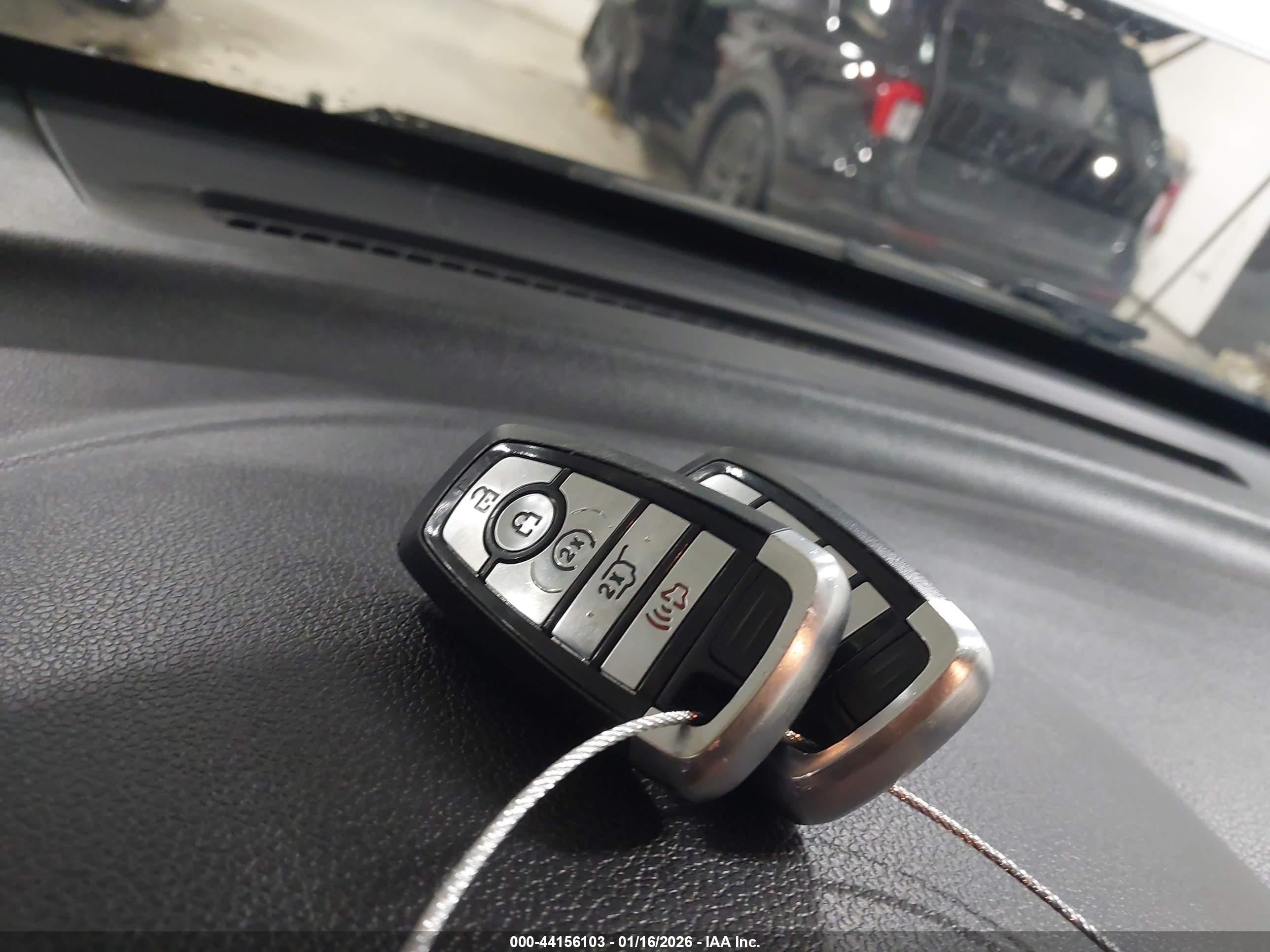 FORD EXPLORER image 11