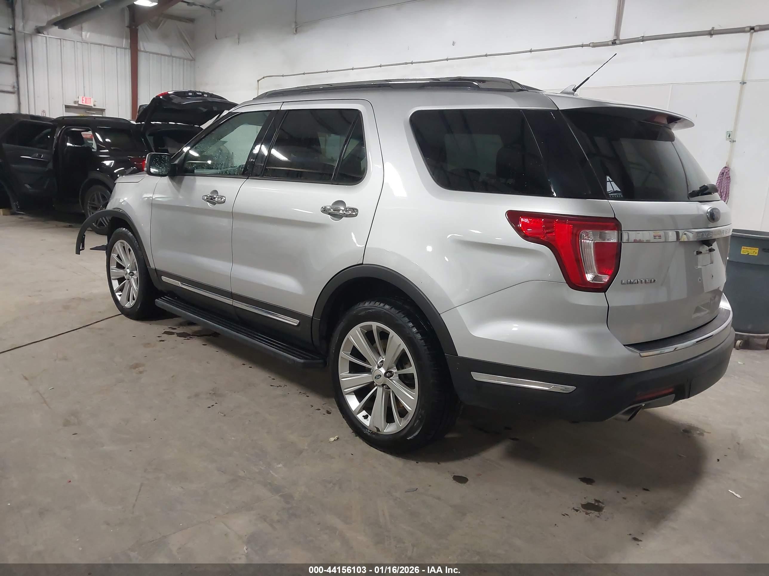 FORD EXPLORER image 3