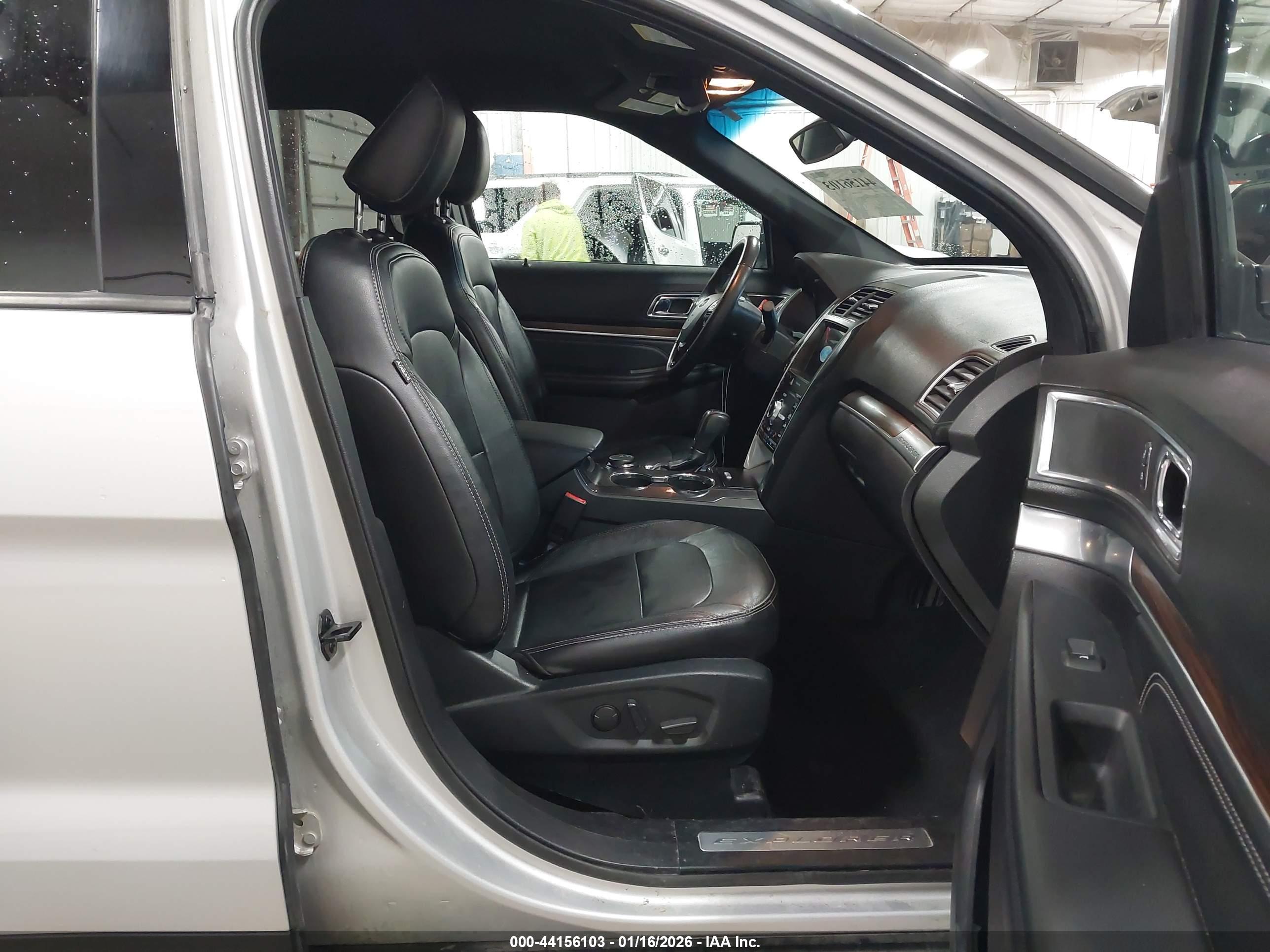 FORD EXPLORER image 5