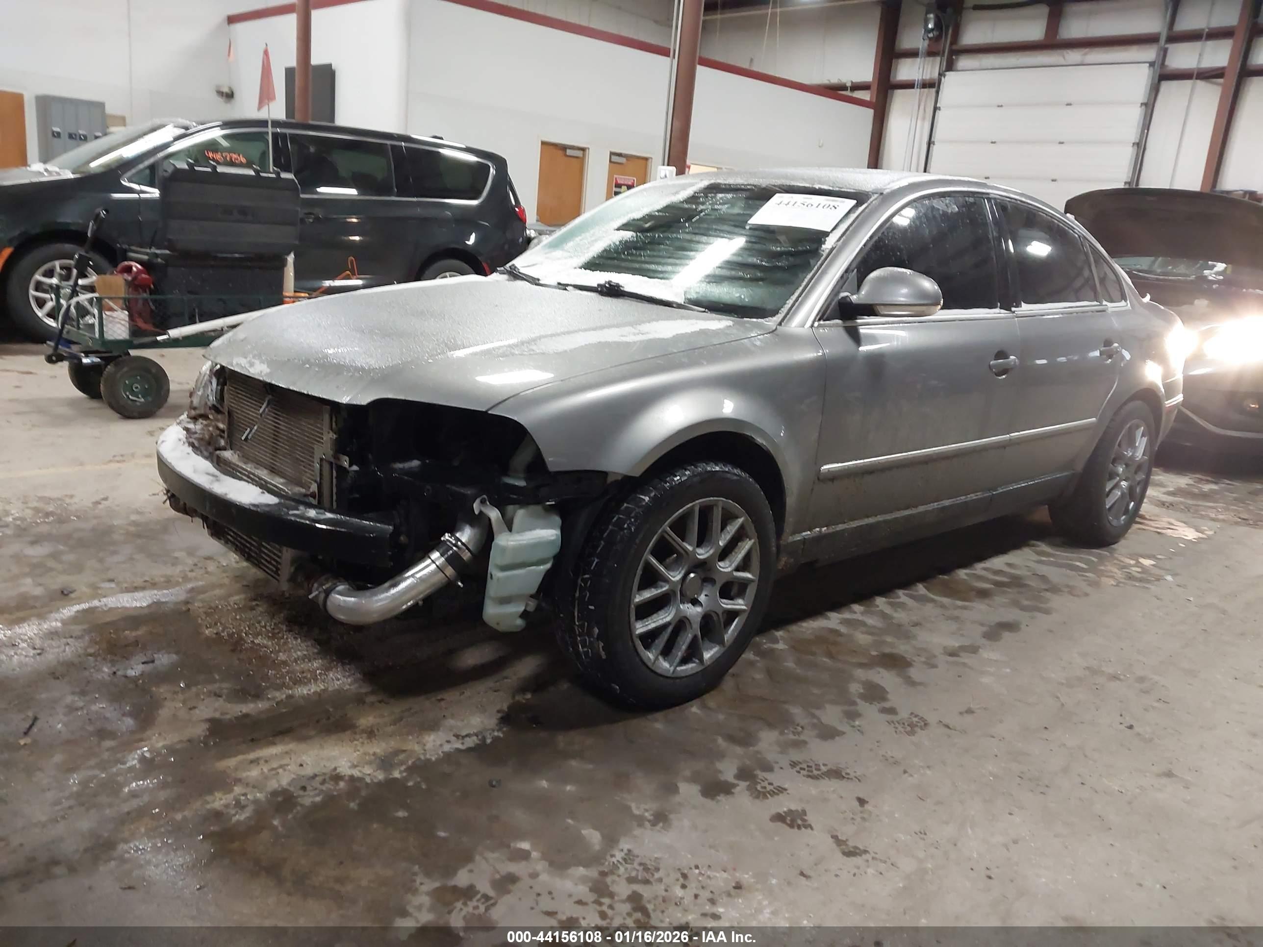 VOLKSWAGEN PASSAT image 2