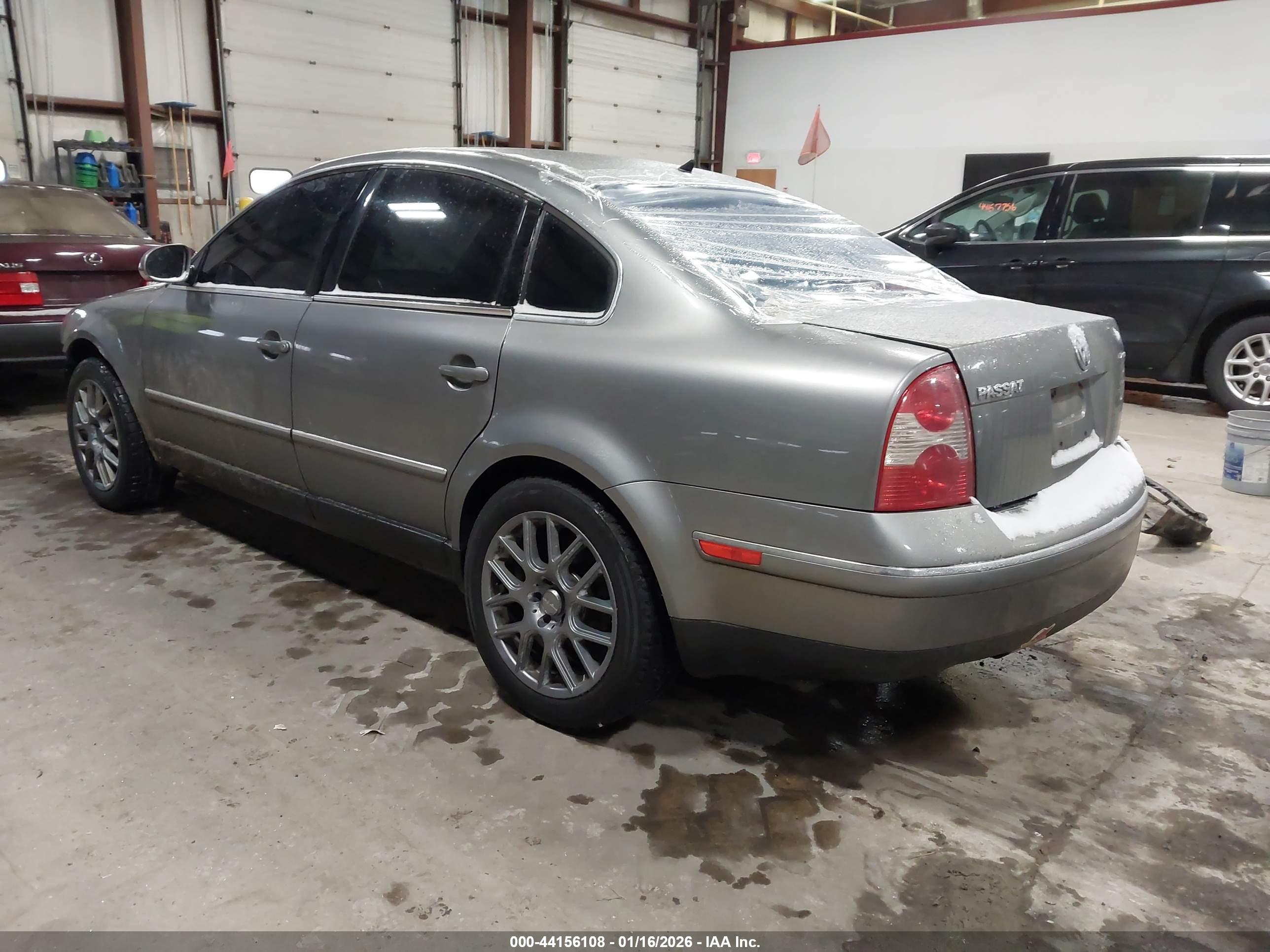 VOLKSWAGEN PASSAT image 3
