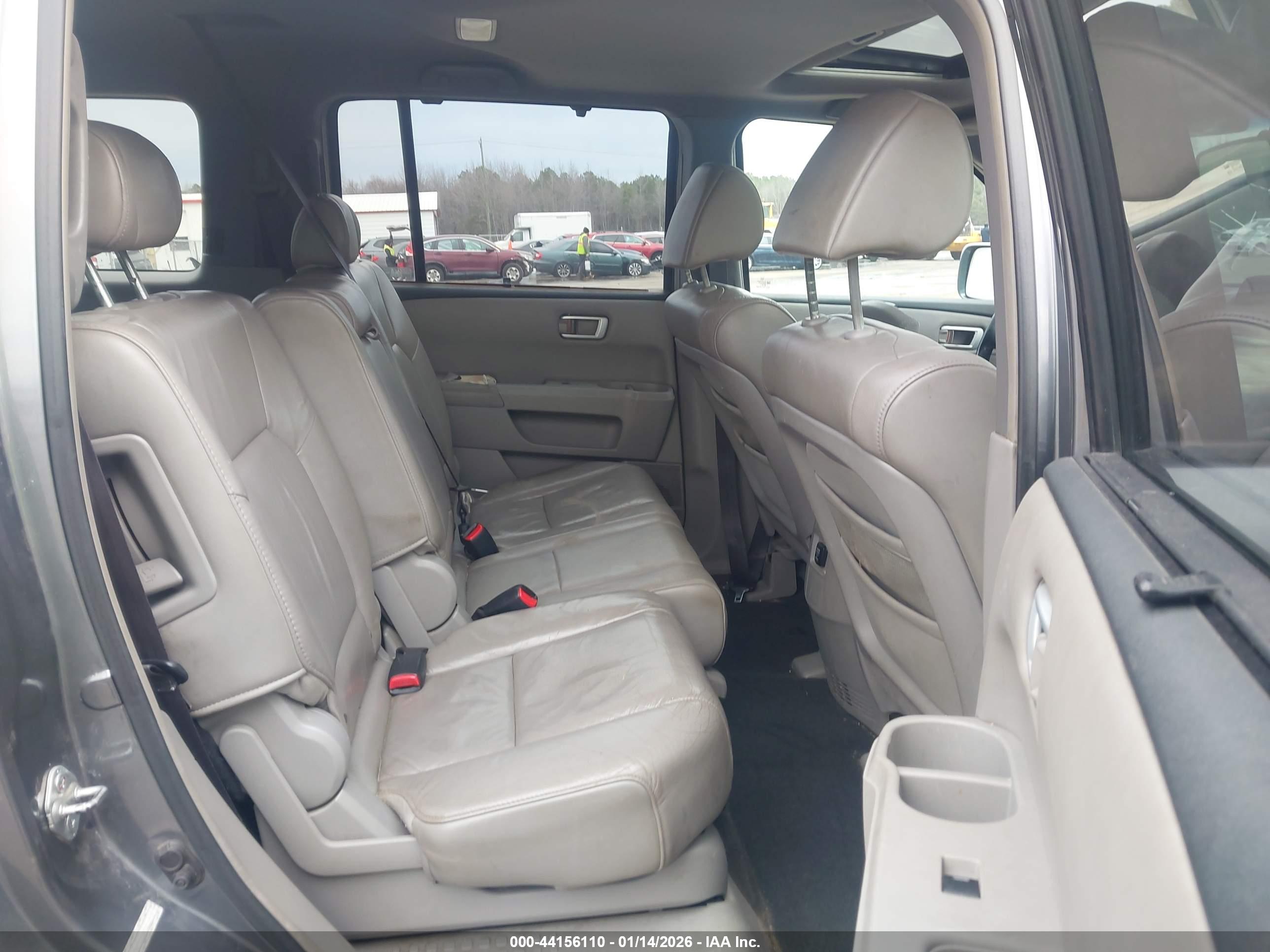 HONDA PILOT image 8