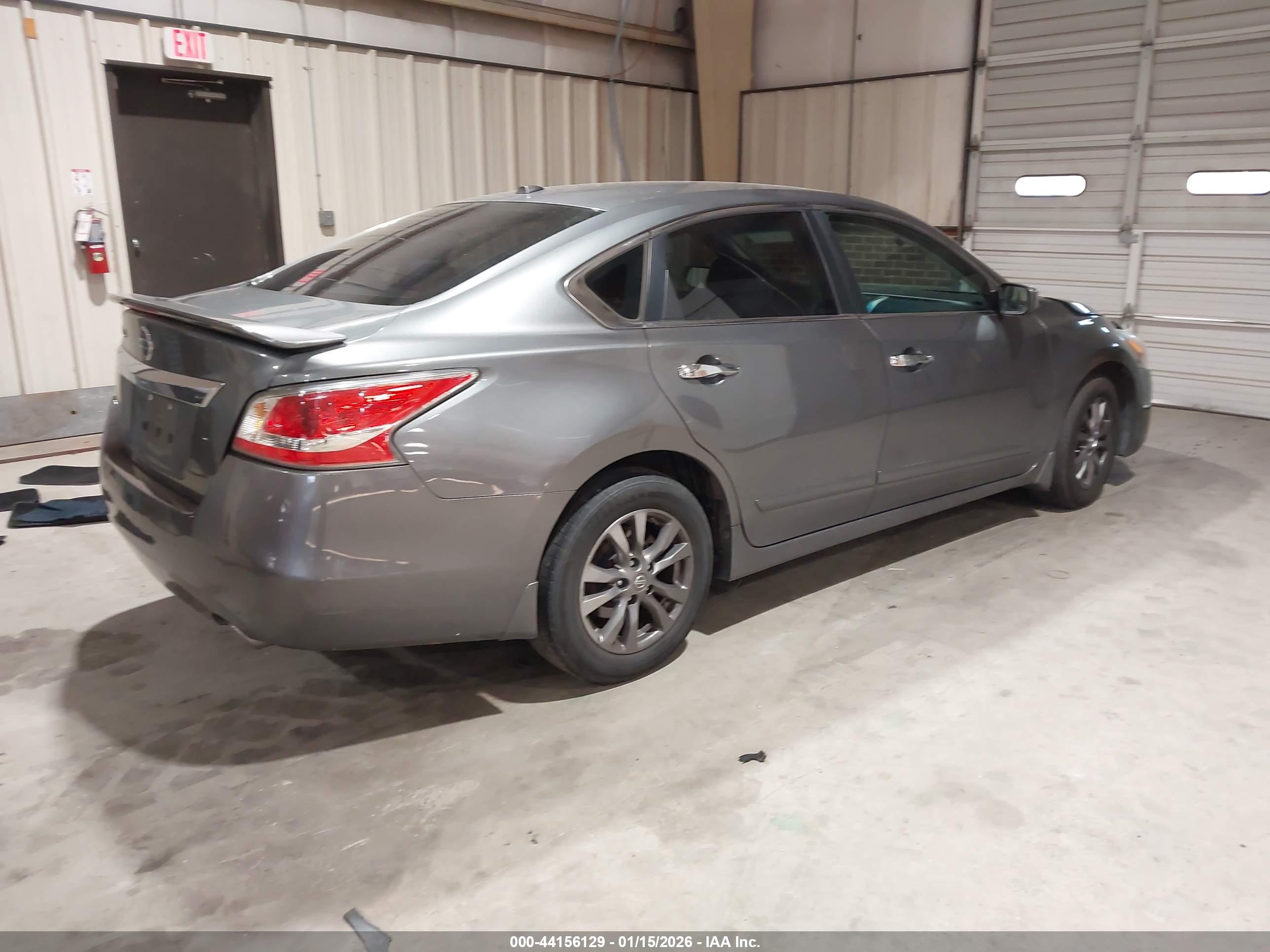 NISSAN ALTIMA image 4