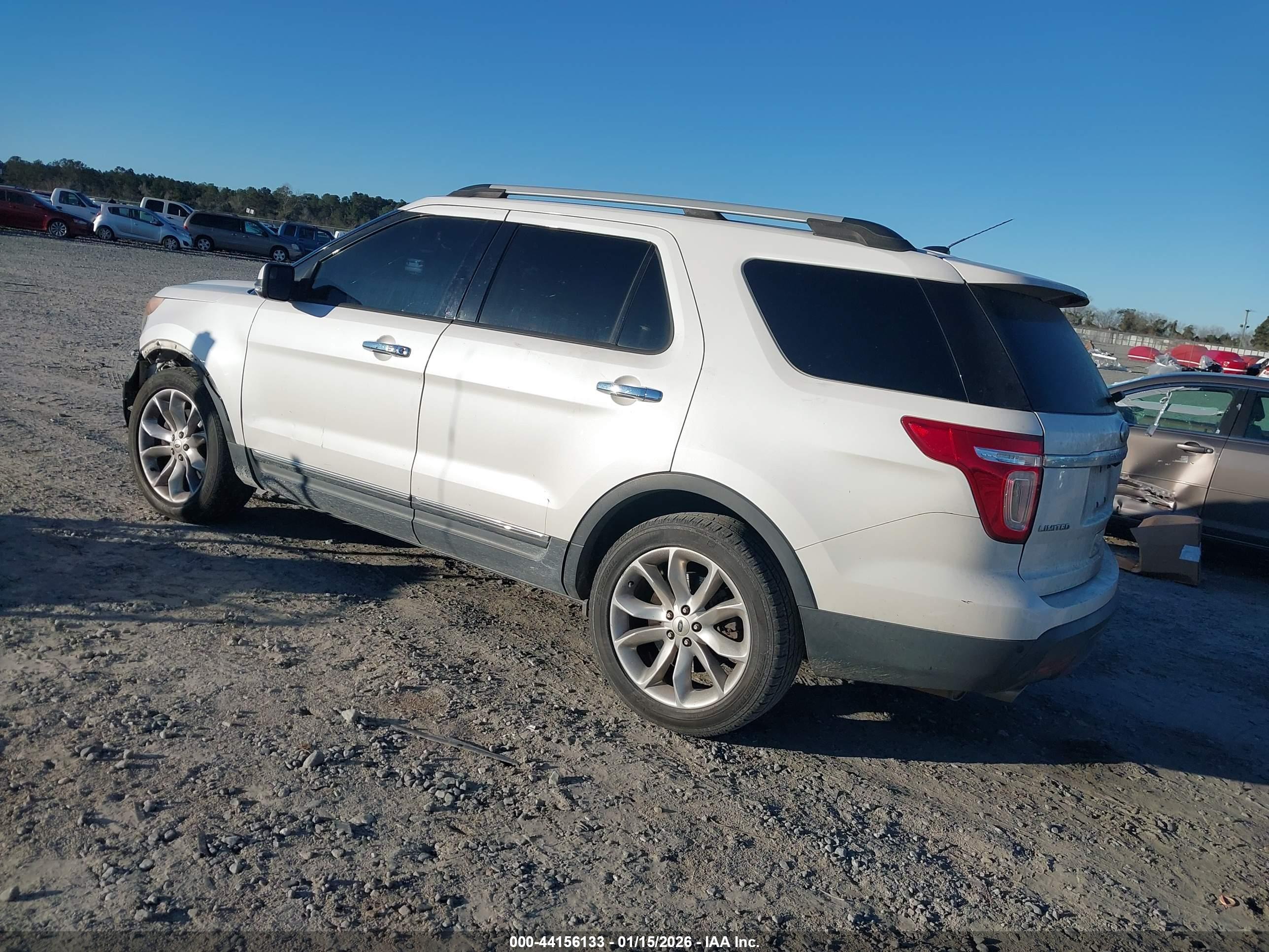 FORD EXPLORER image 3