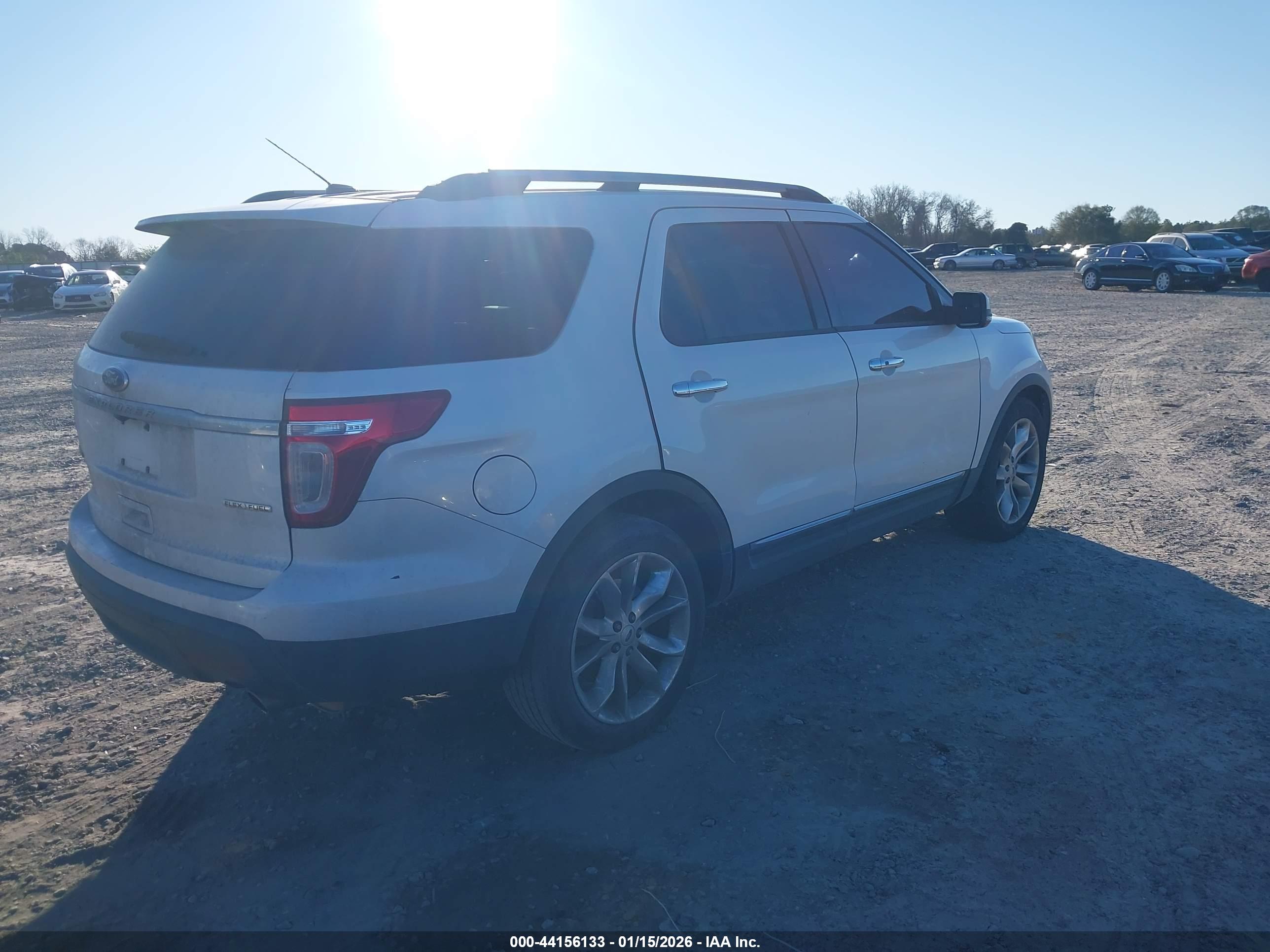 FORD EXPLORER image 4