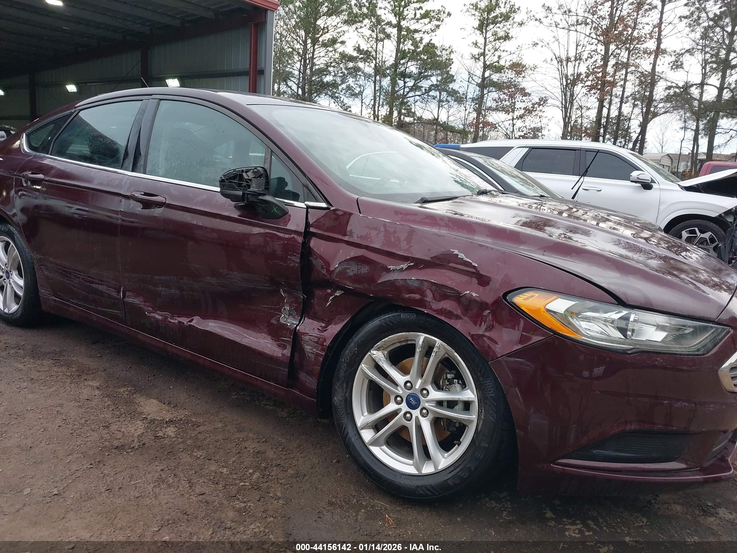 FORD FUSION image 6