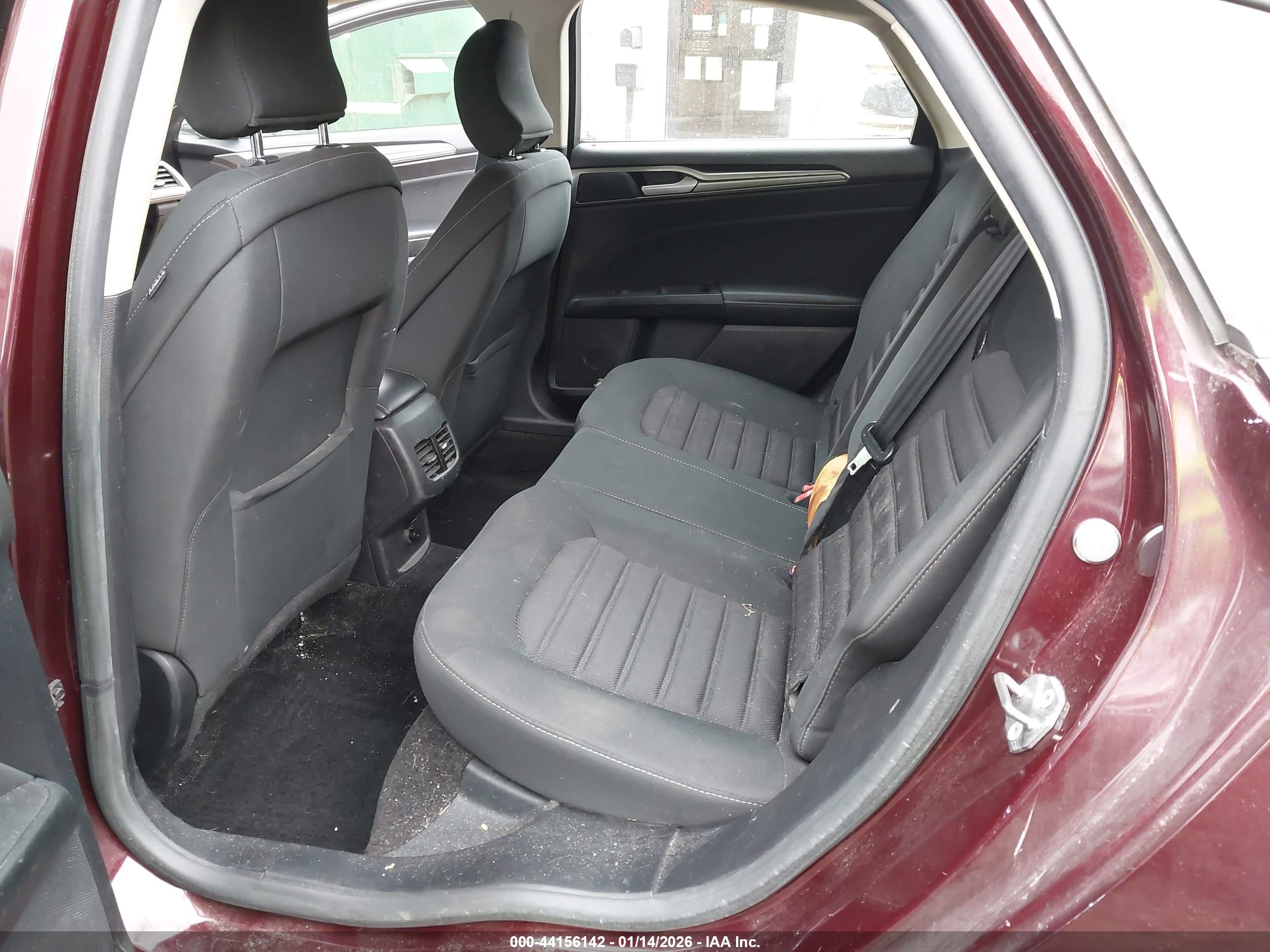 FORD FUSION image 8