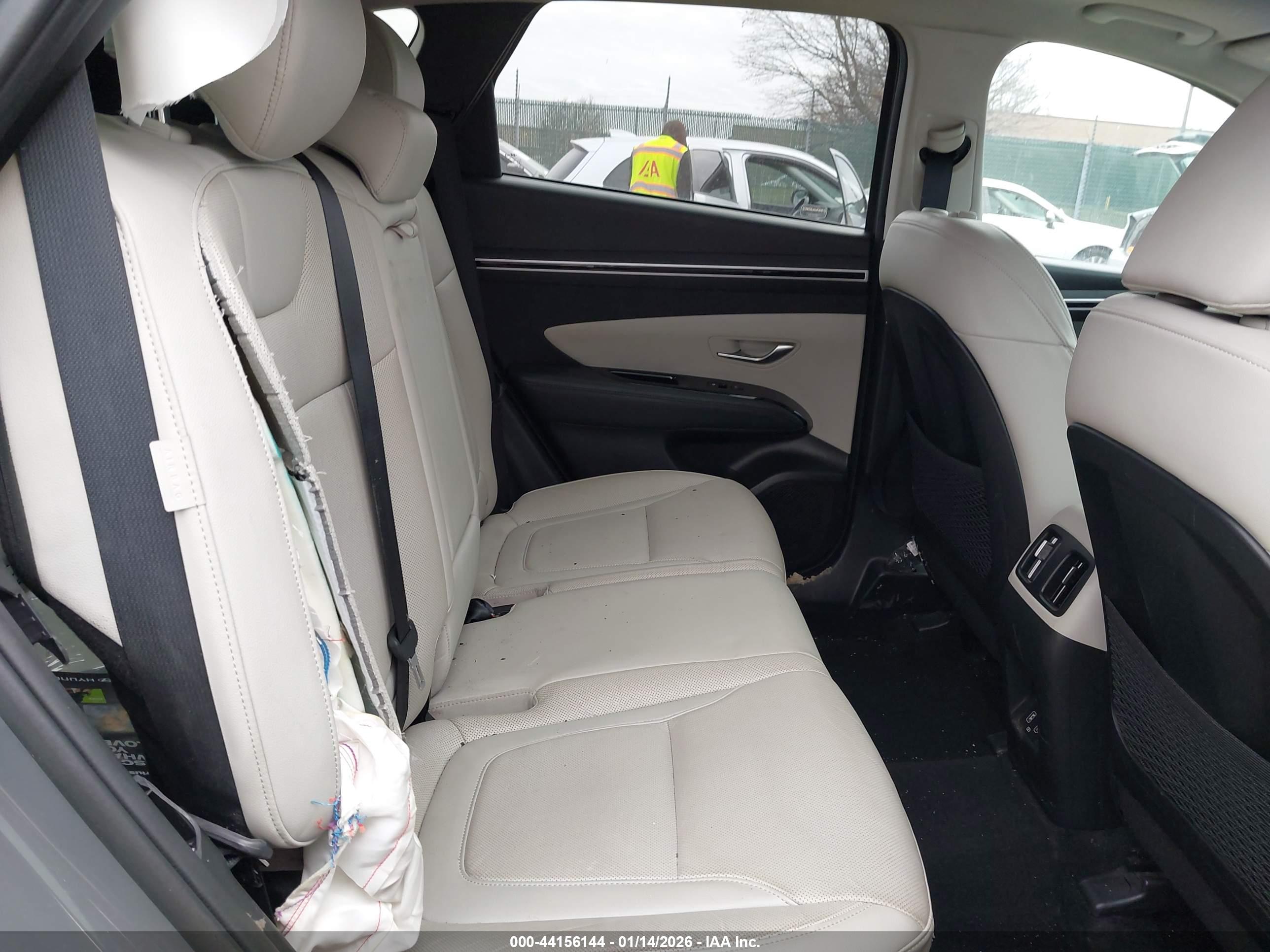 HYUNDAI TUCSON image 8