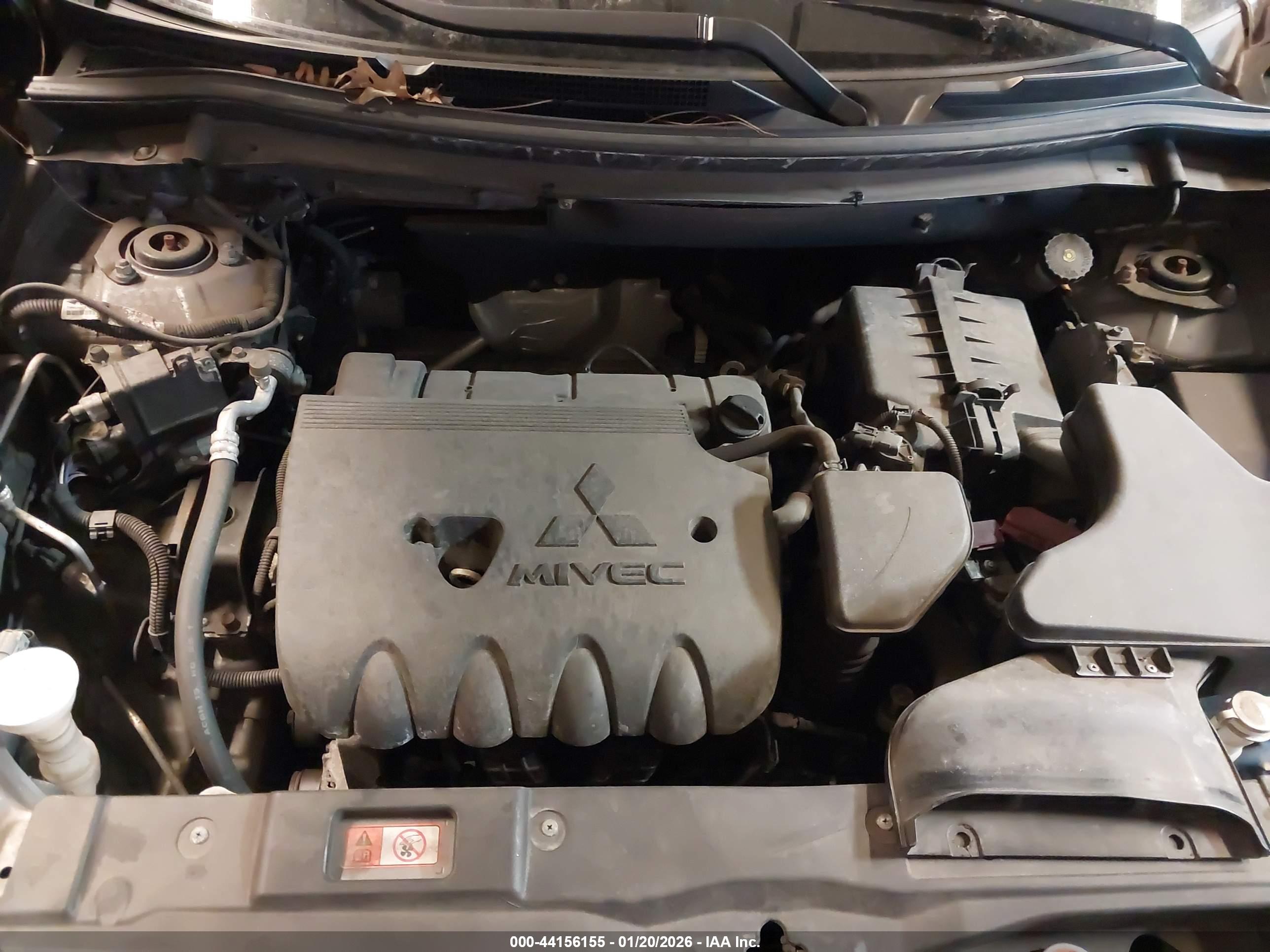 MITSUBISHI OUTLANDER image 10