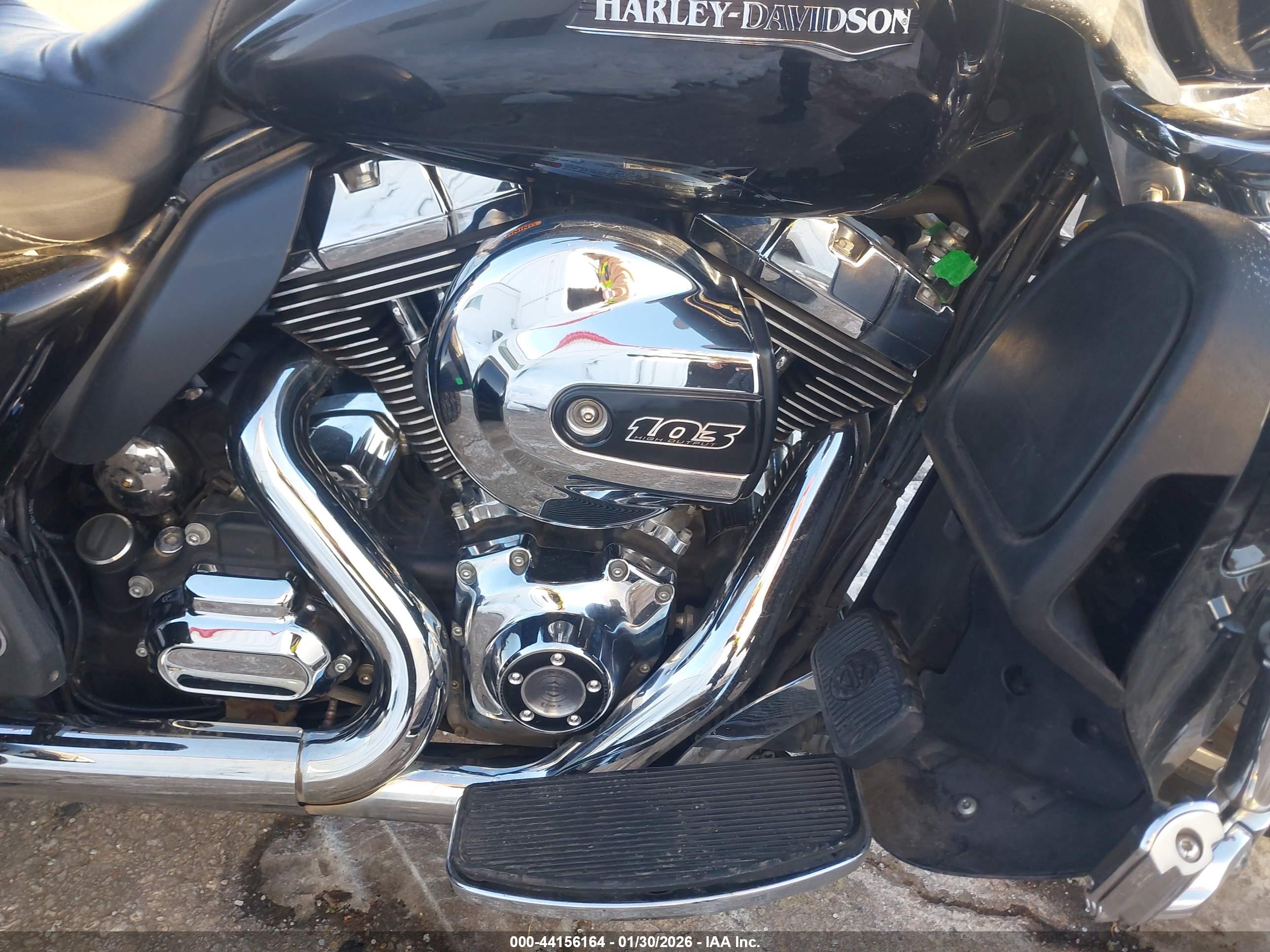 HARLEY-DAVIDSON FLHTCUTG image 8