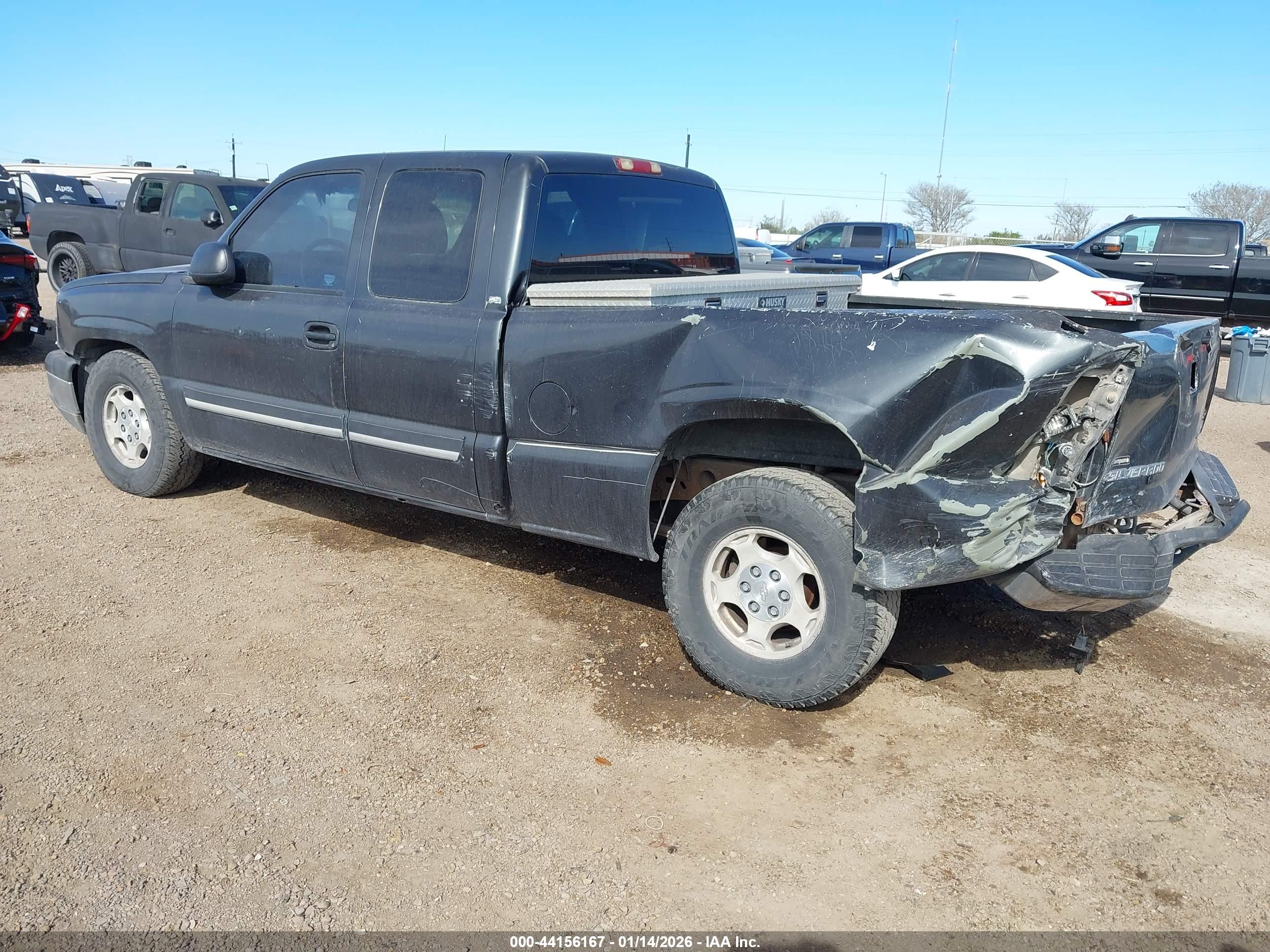 CHEVROLET SILVERADO image 3
