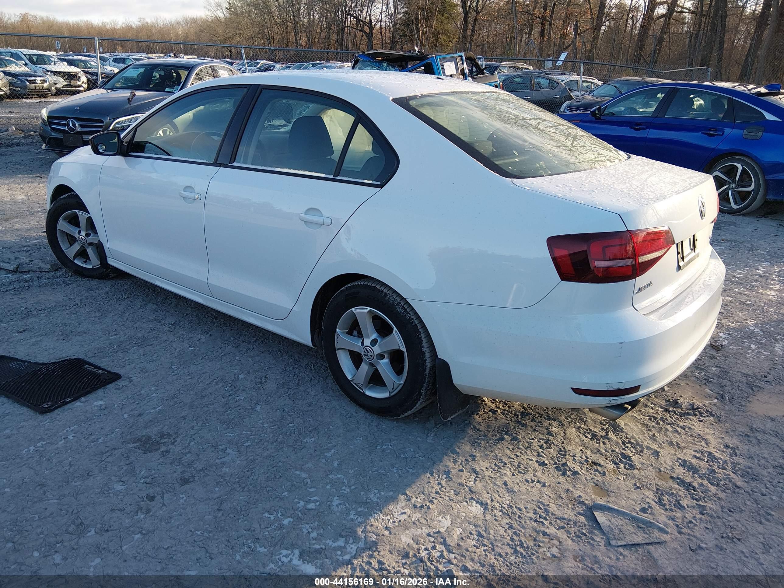 VOLKSWAGEN JETTA image 3