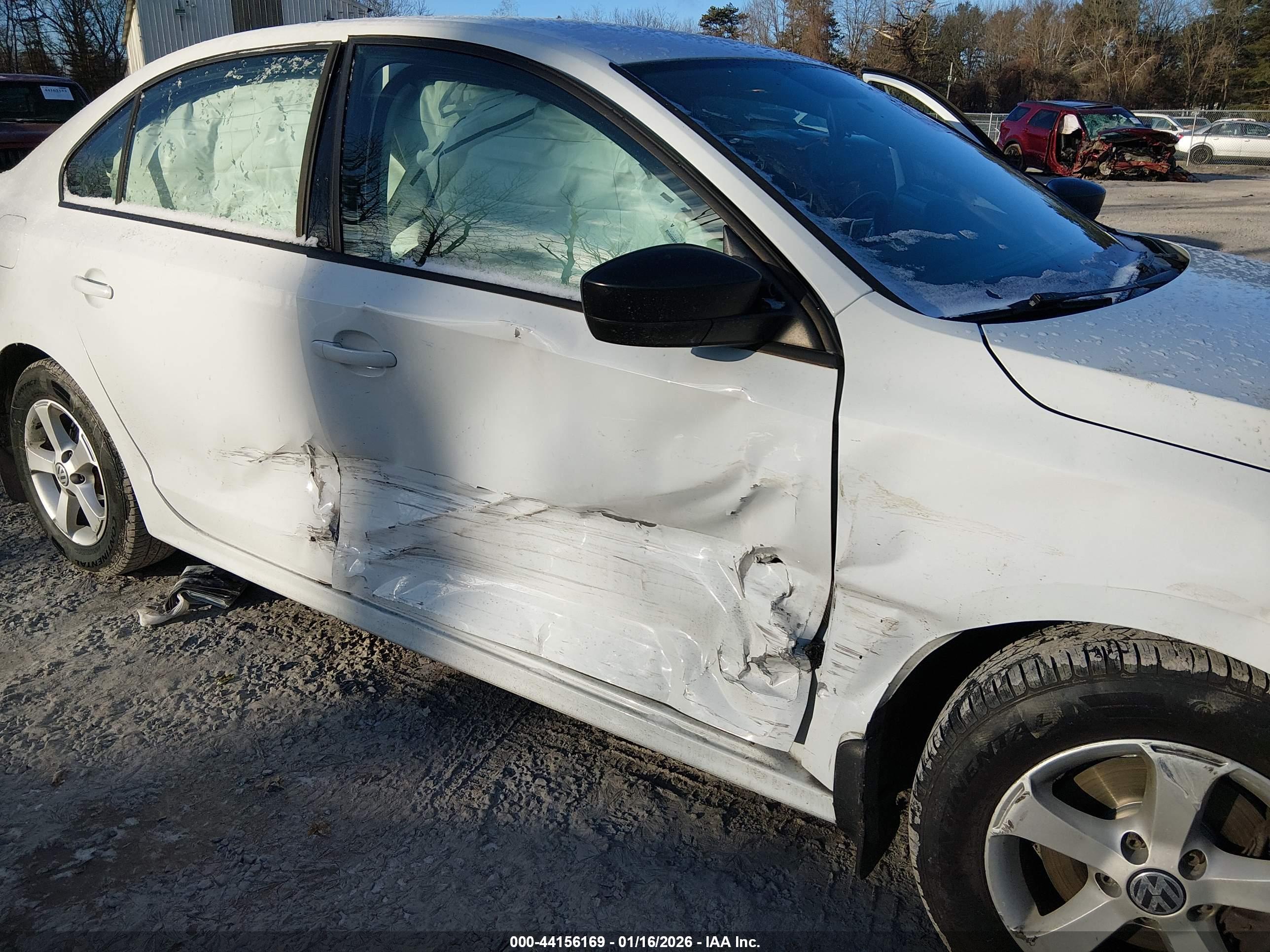 VOLKSWAGEN JETTA image 6
