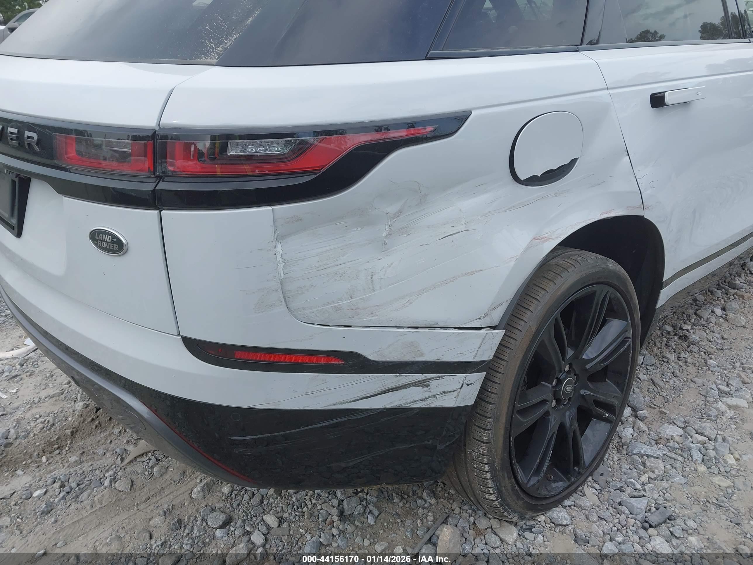 LAND ROVER image 6