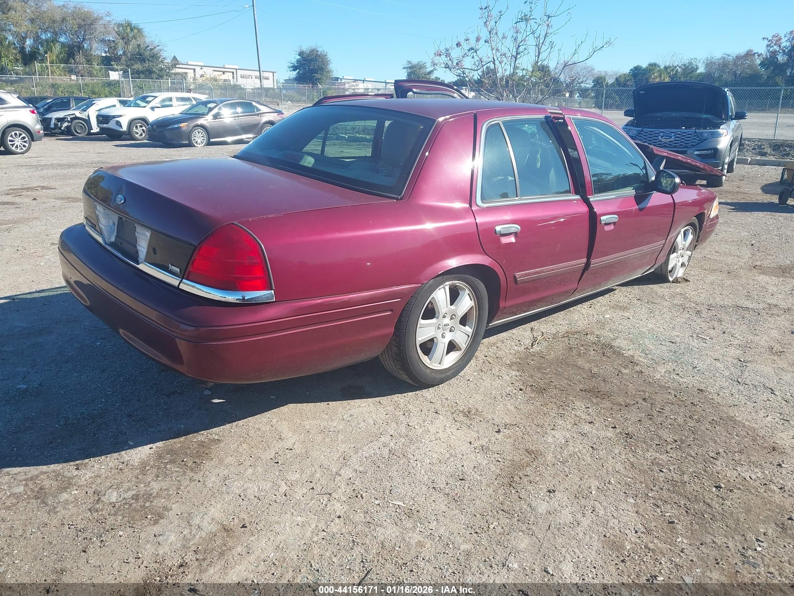 FORD CROWN image 4