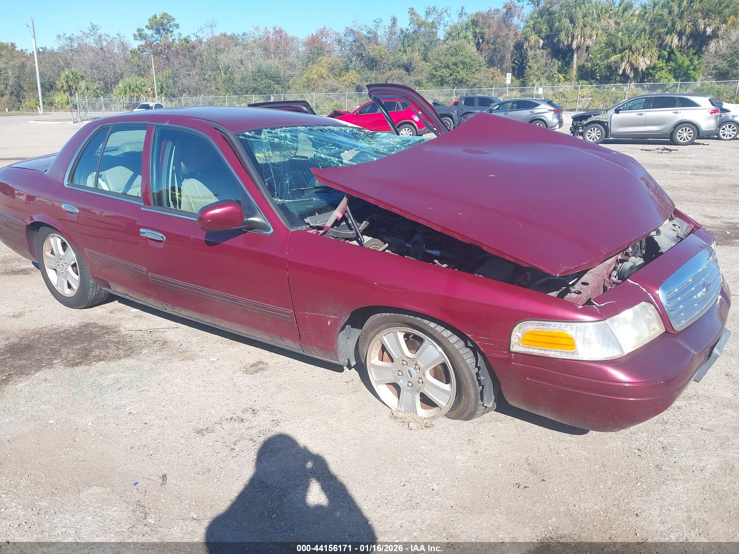 FORD CROWN image 6