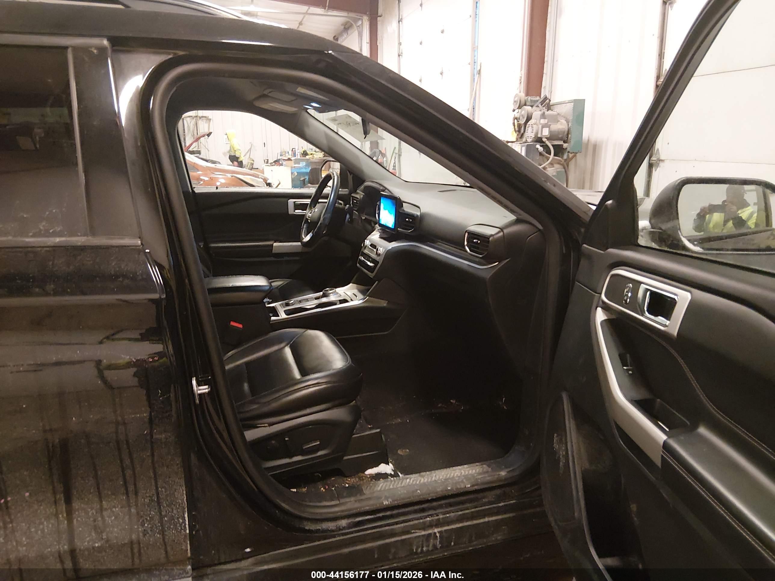 FORD EXPLORER image 5