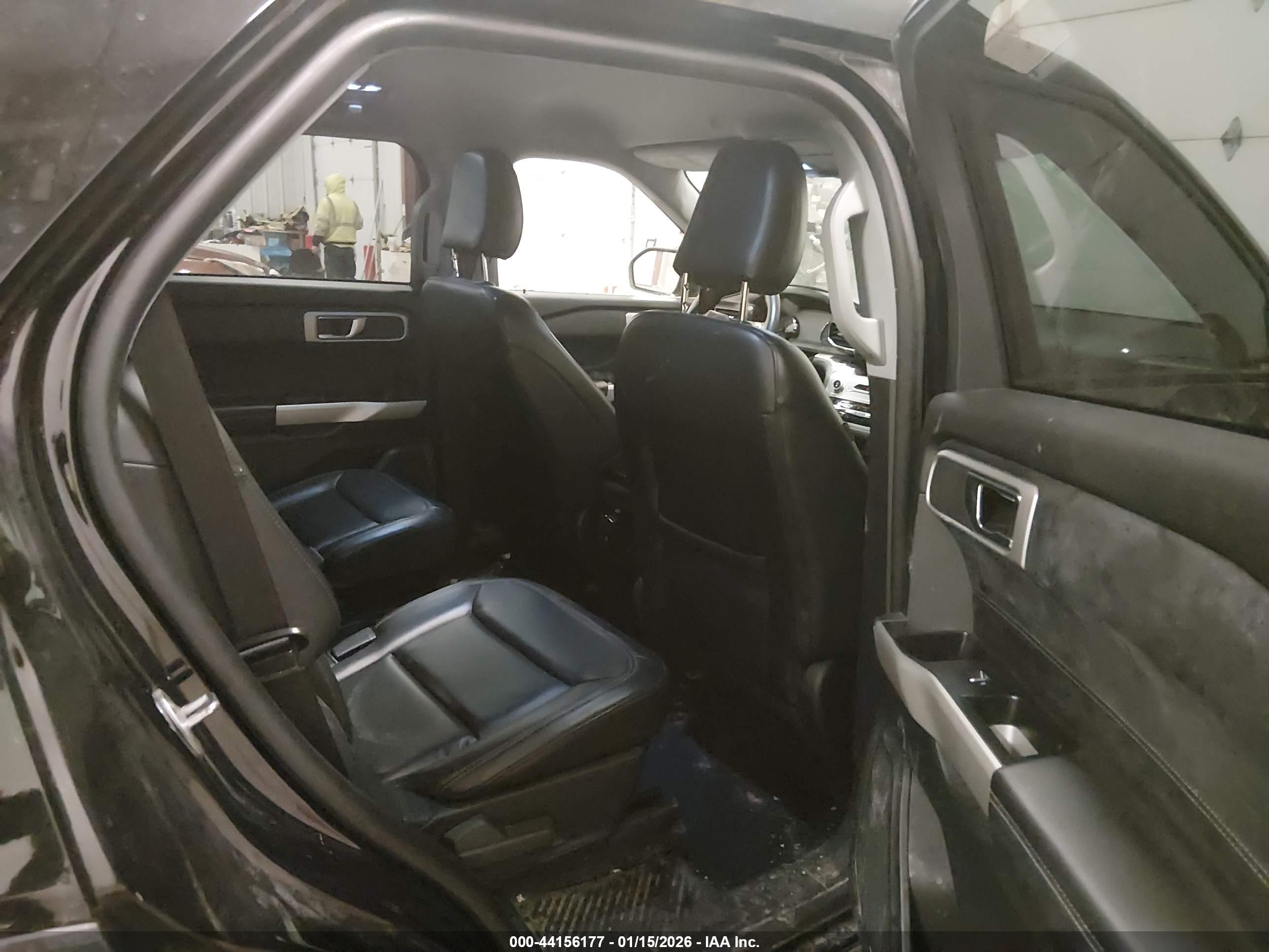 FORD EXPLORER image 8