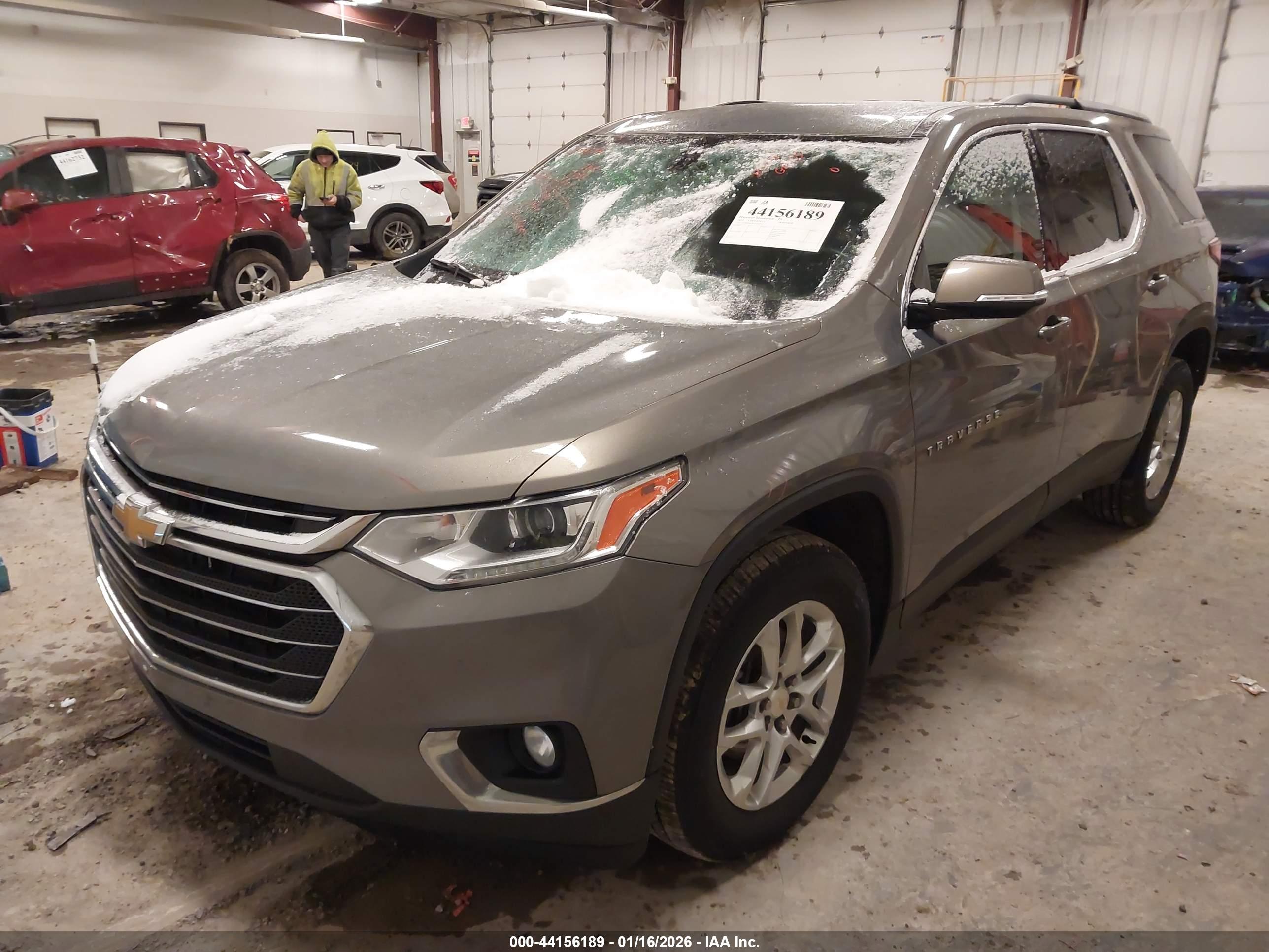 CHEVROLET TRAVERSE image 2