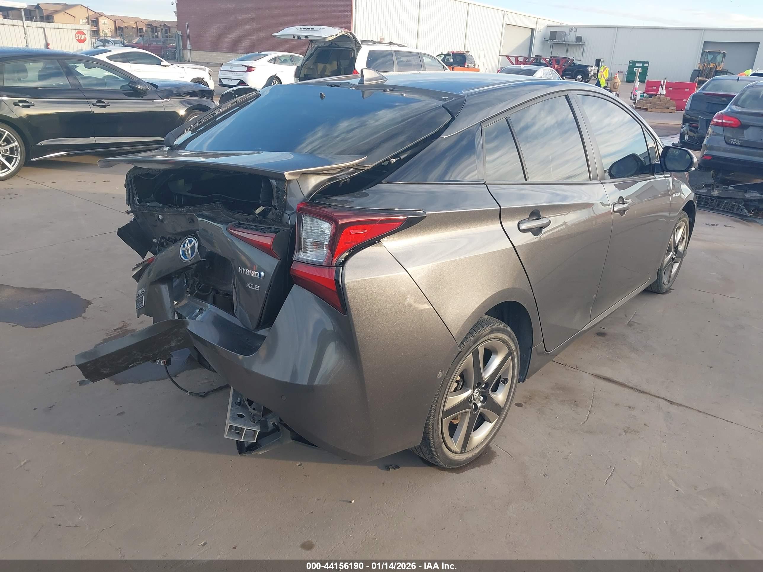 TOYOTA PRIUS image 4