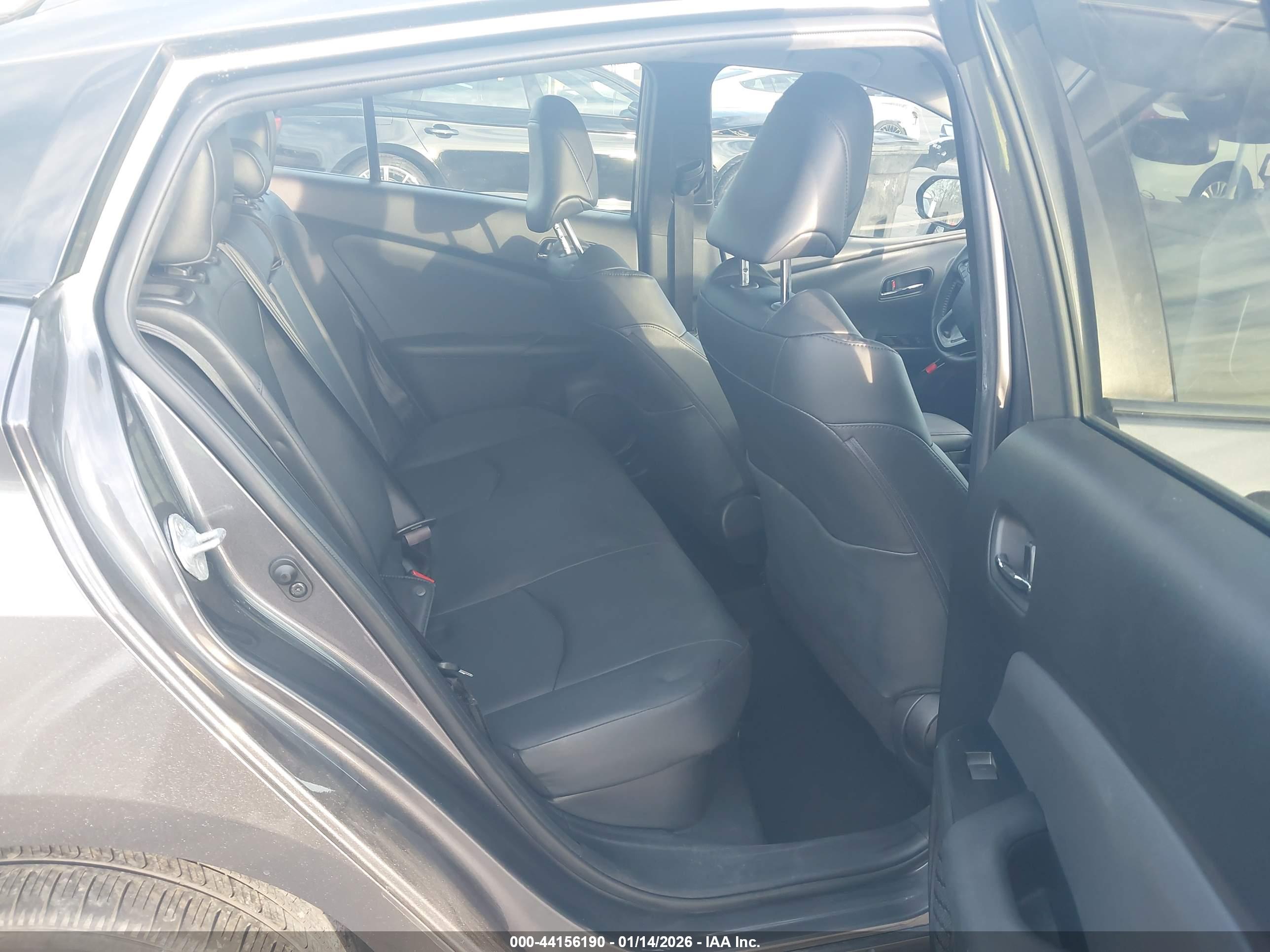 TOYOTA PRIUS image 8