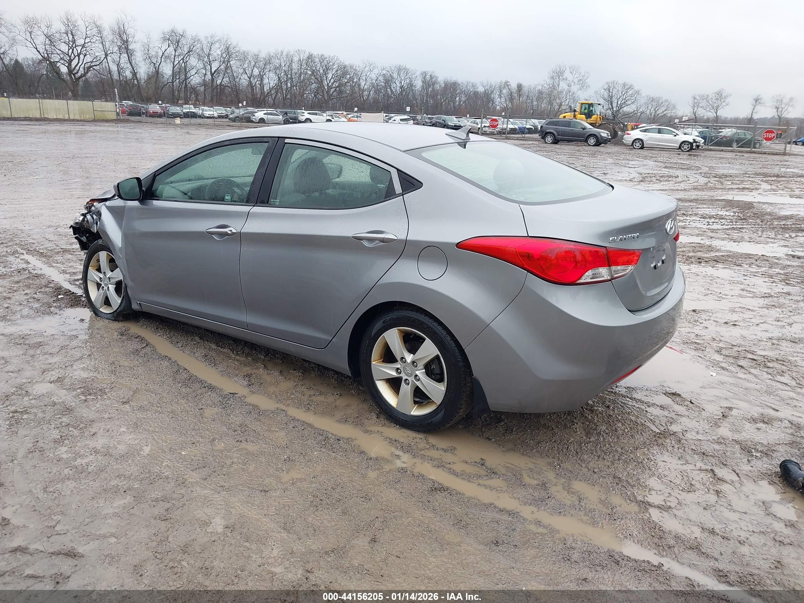HYUNDAI ELANTRA image 3