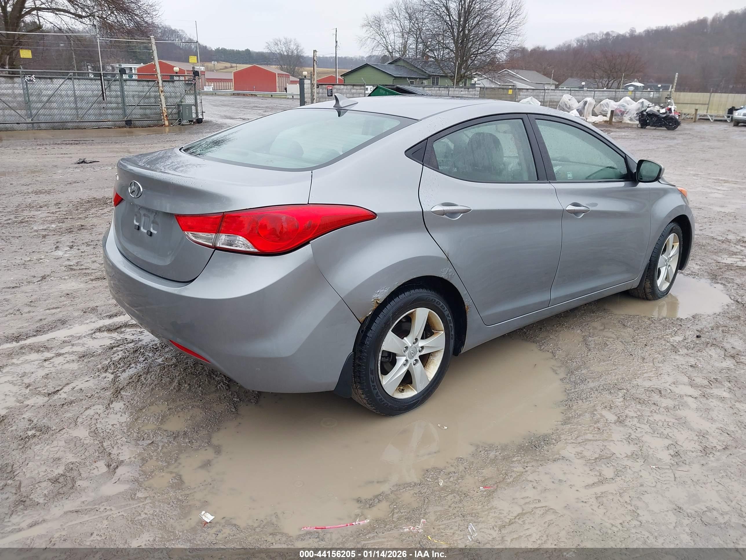 HYUNDAI ELANTRA image 4